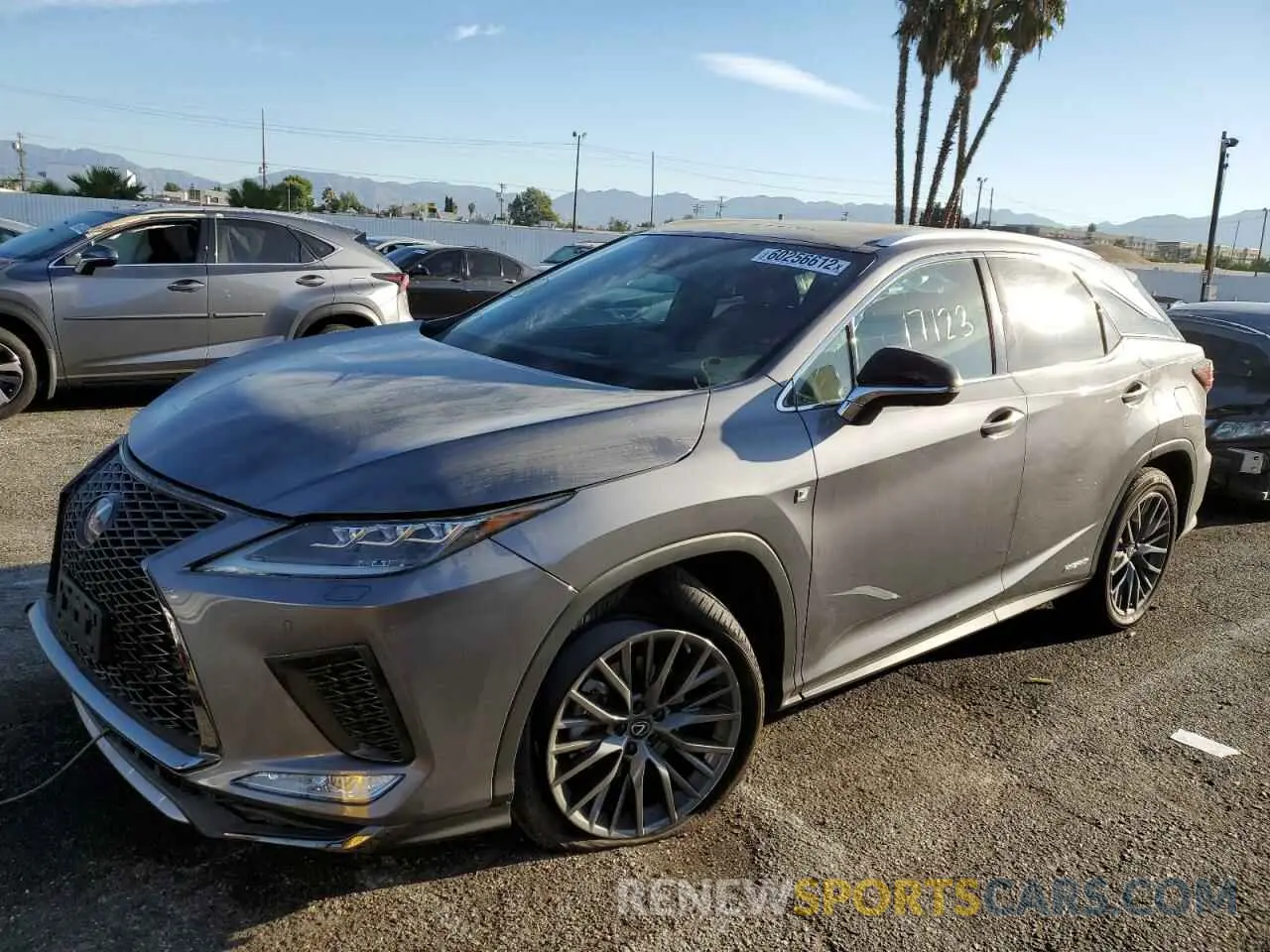 2 Фотография поврежденного автомобиля 2T2YGMDA4MC070956 LEXUS RX450 2021
