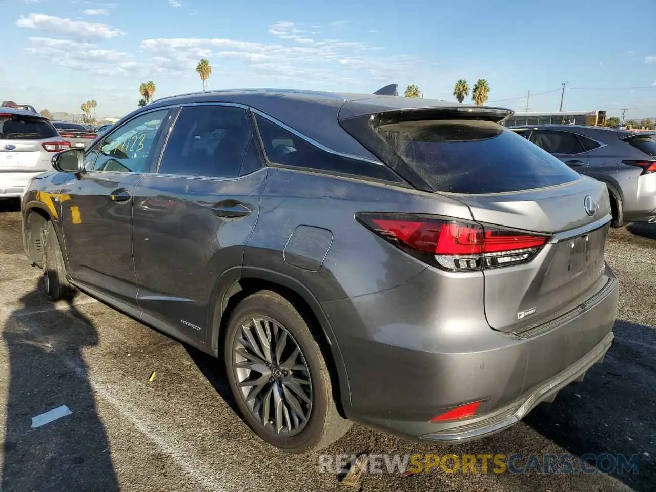 3 Фотография поврежденного автомобиля 2T2YGMDA4MC070956 LEXUS RX450 2021