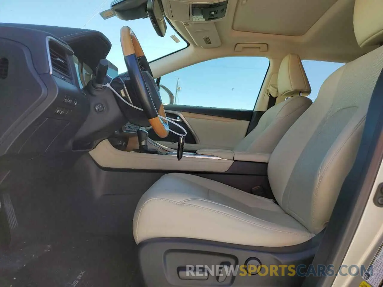 7 Фотография поврежденного автомобиля JTJHGKFA1M2021389 LEXUS RX450 2021