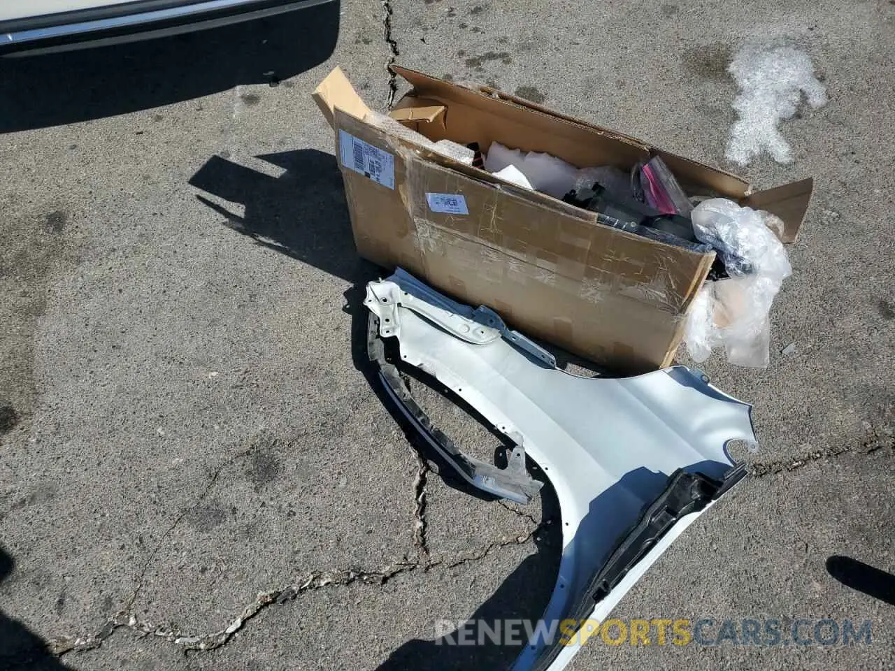 15 Photograph of a damaged car JTJHGKFA5M2020097 LEXUS RX450 2021
