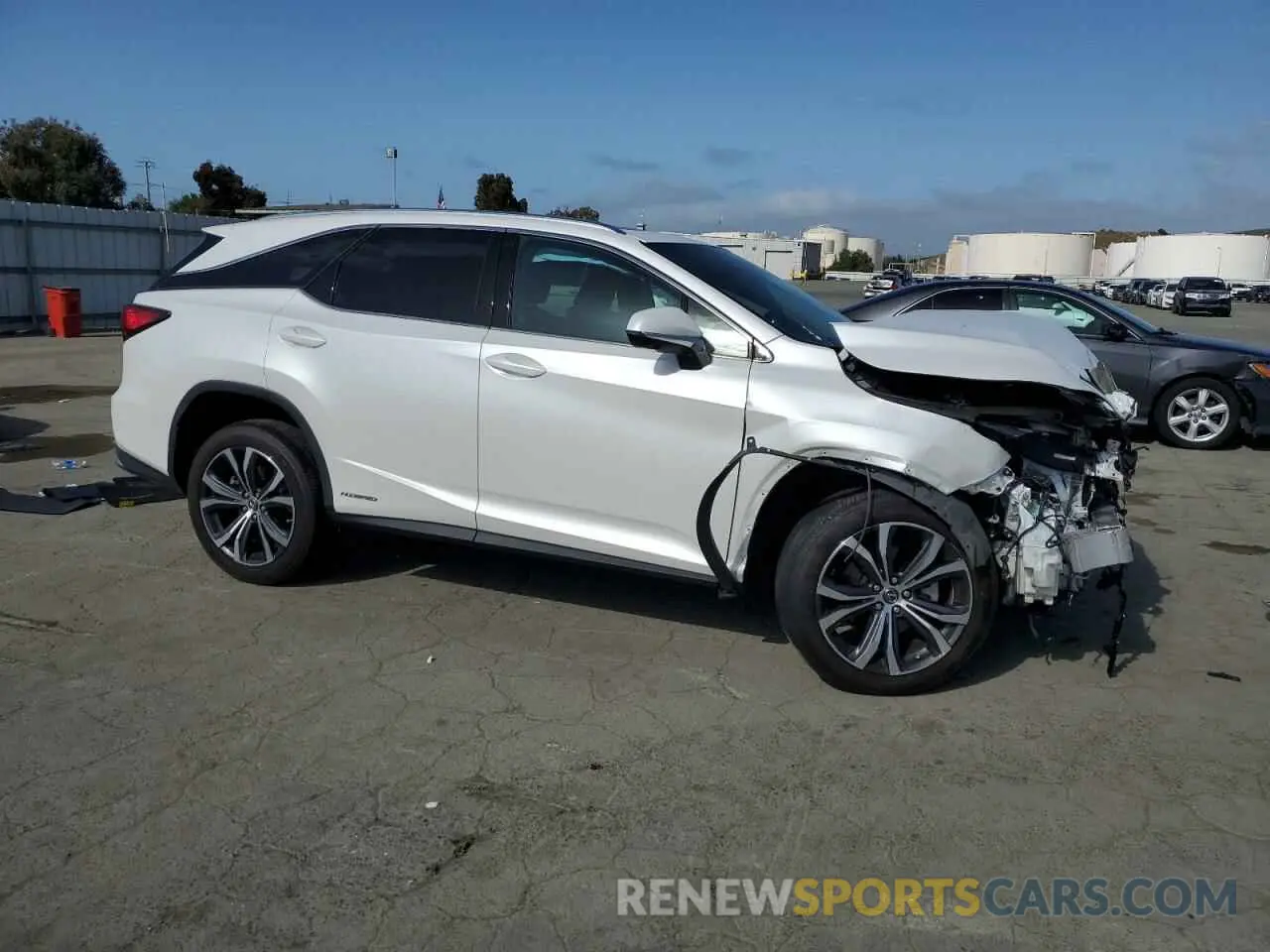 4 Photograph of a damaged car JTJHGKFA7M2020361 LEXUS RX450 2021