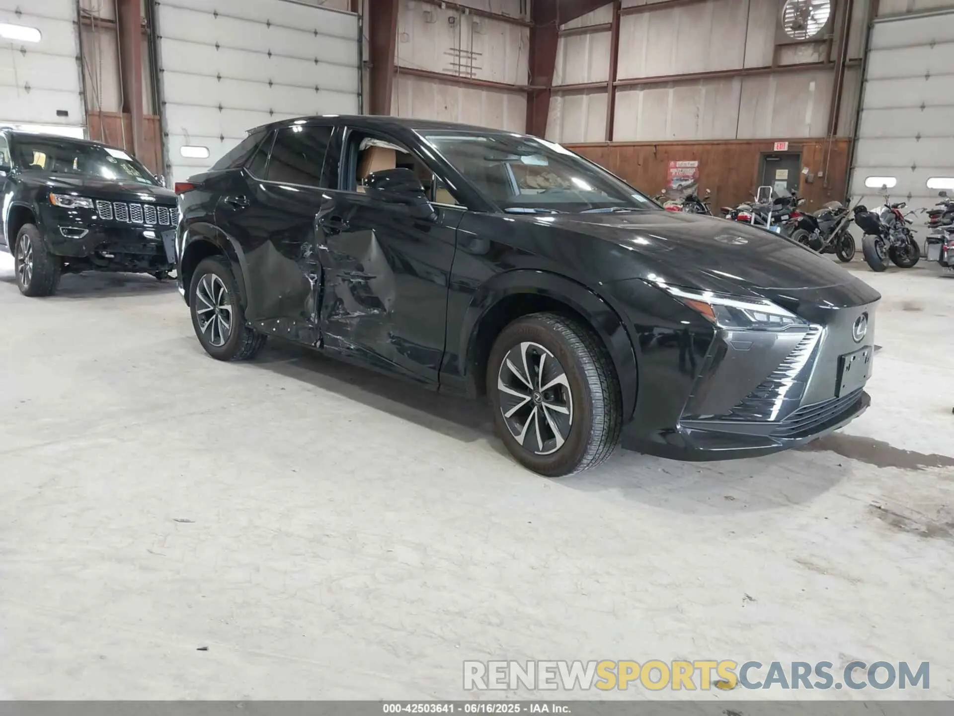 1 Фотография поврежденного автомобиля JTJABABB3RA005717 LEXUS RZ 300E 2024