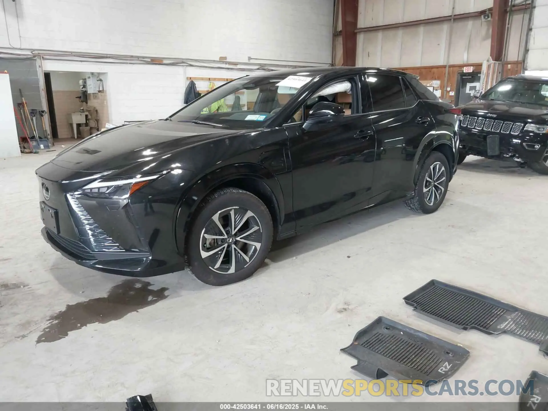 2 Фотография поврежденного автомобиля JTJABABB3RA005717 LEXUS RZ 300E 2024