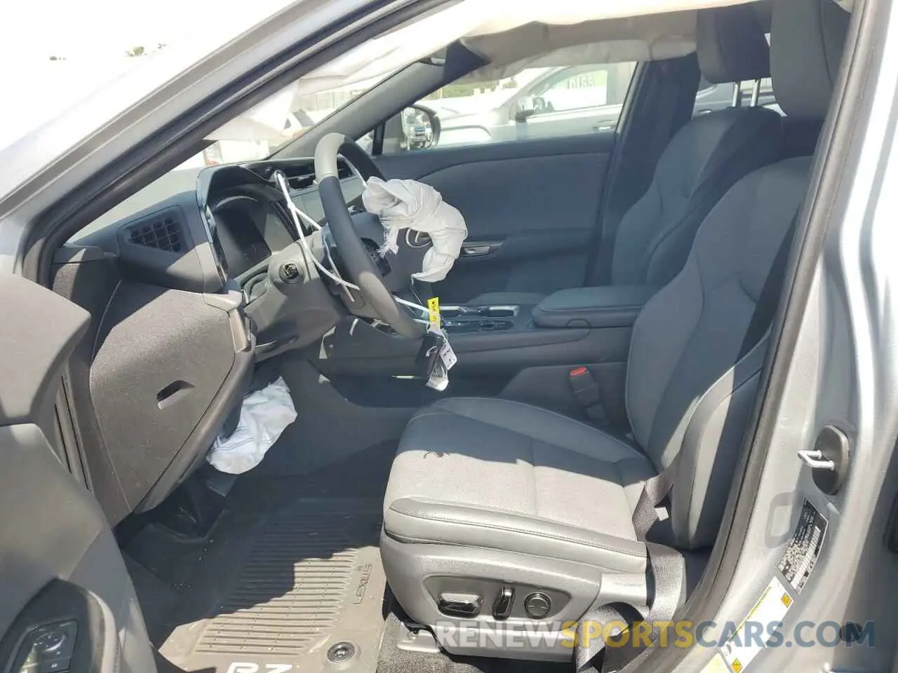 7 Photograph of a damaged car JTJABABB3SA007988 LEXUS RZ 300E 2025