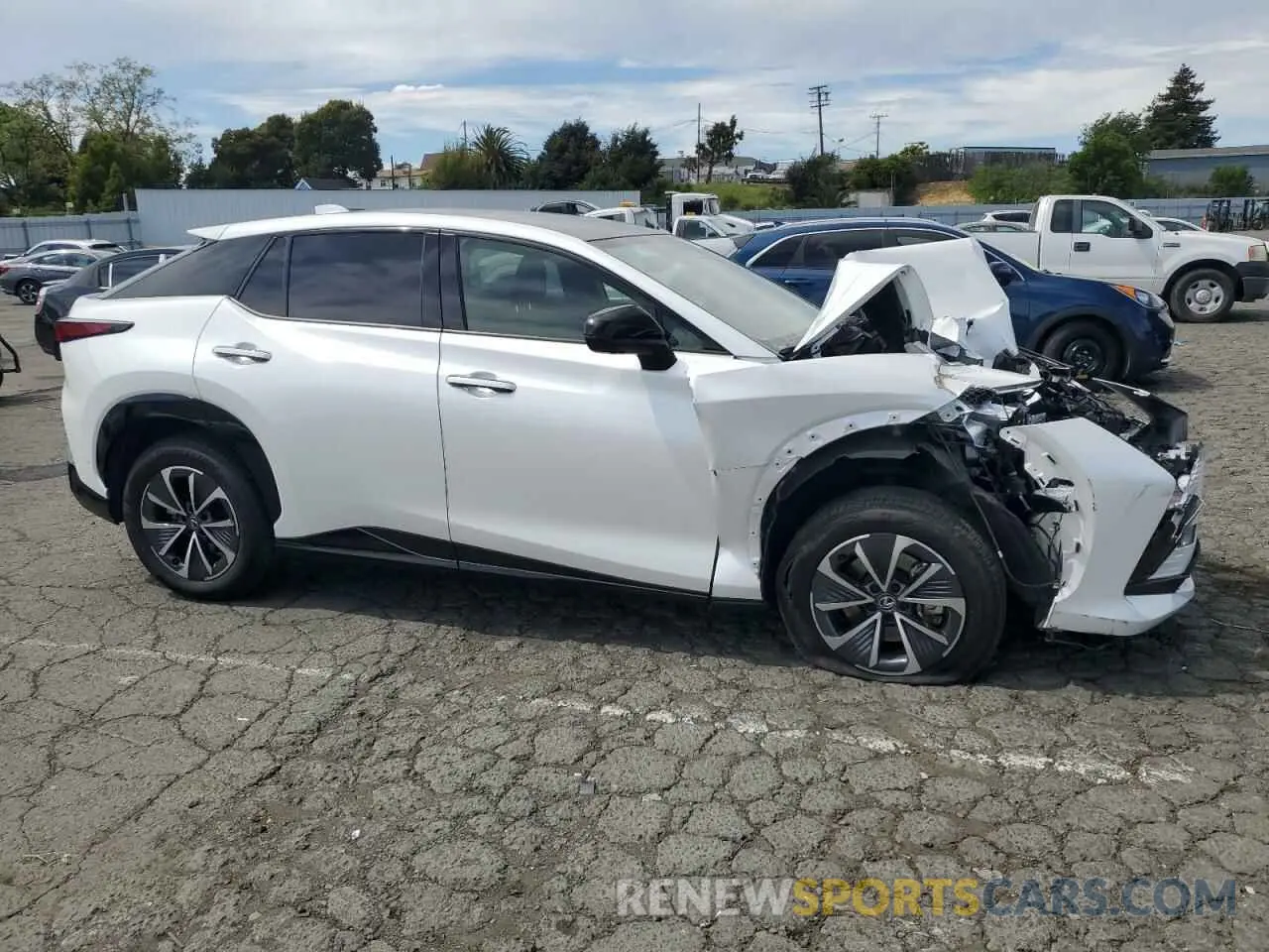 4 Фотография поврежденного автомобиля JTJAAAAB3PA021756 LEXUS RZ 450E 2023