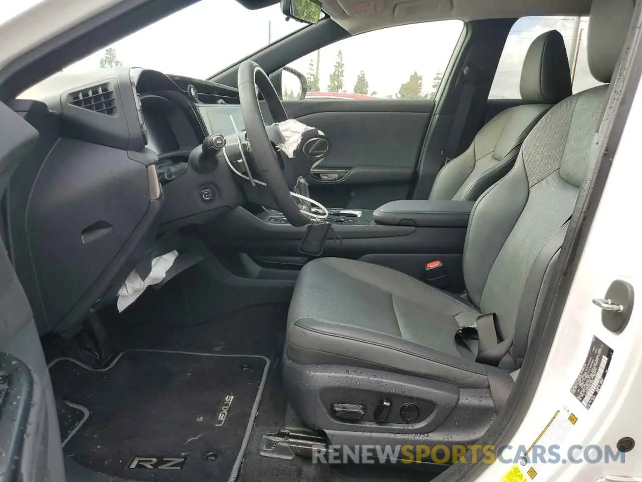 7 Фотография поврежденного автомобиля JTJAAAAB9PA017825 LEXUS RZ 450E 2023