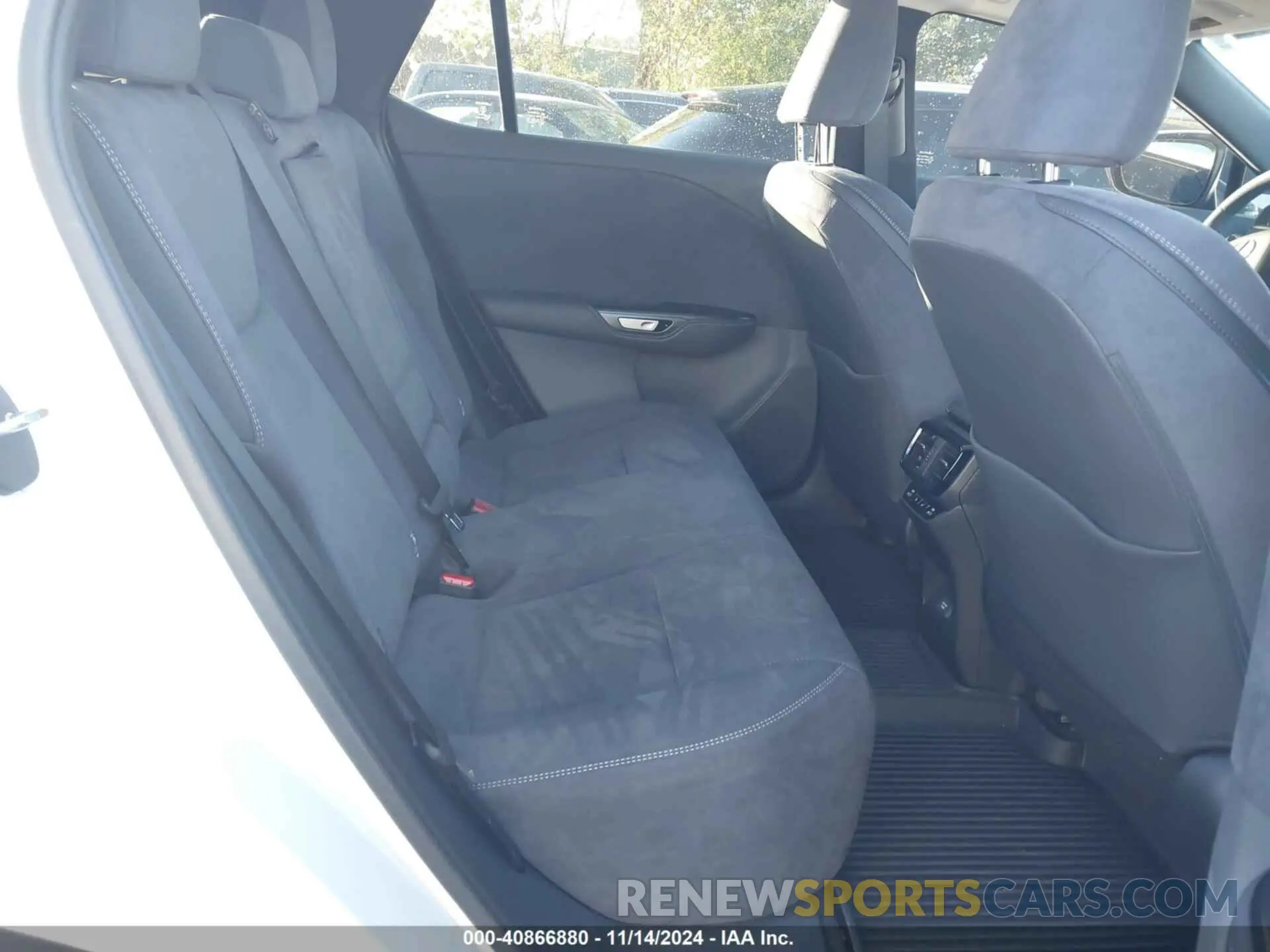 8 Фотография поврежденного автомобиля JTJAAAABXPA022340 LEXUS RZ 450E 2023