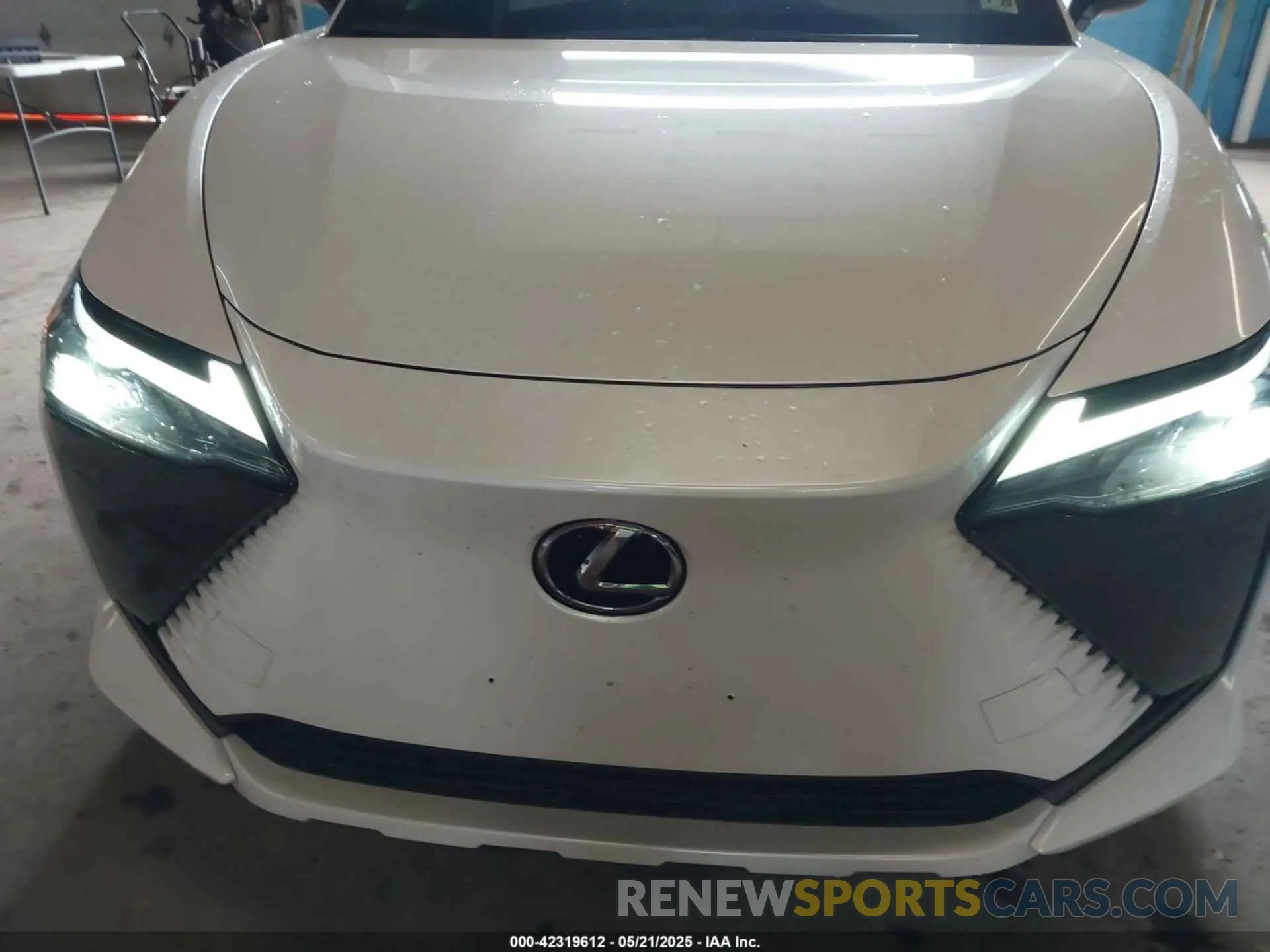 6 Фотография поврежденного автомобиля JTJAAAAB8RA023733 LEXUS RZ 450E 2024