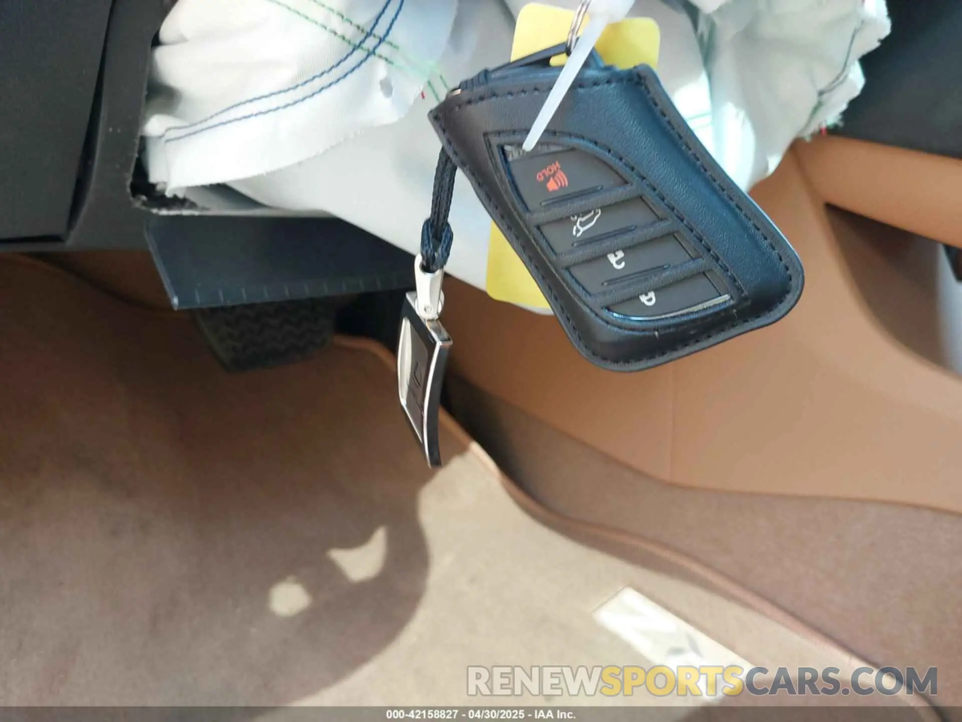 11 Фотография поврежденного автомобиля JTJAAAAB0SA028625 LEXUS RZ 450E 2025