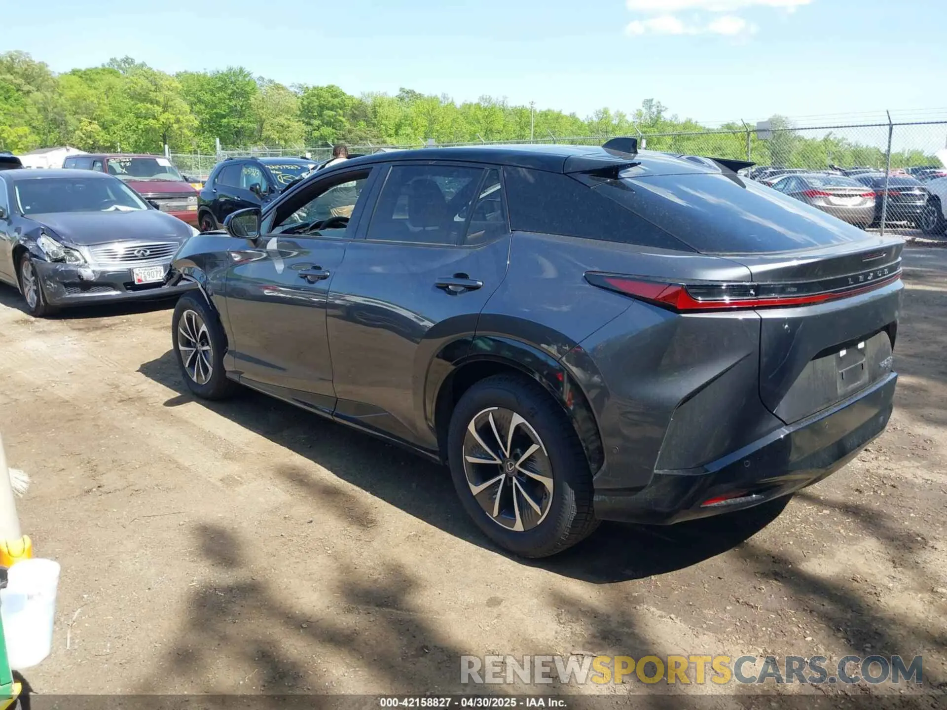 3 Фотография поврежденного автомобиля JTJAAAAB0SA028625 LEXUS RZ 450E 2025