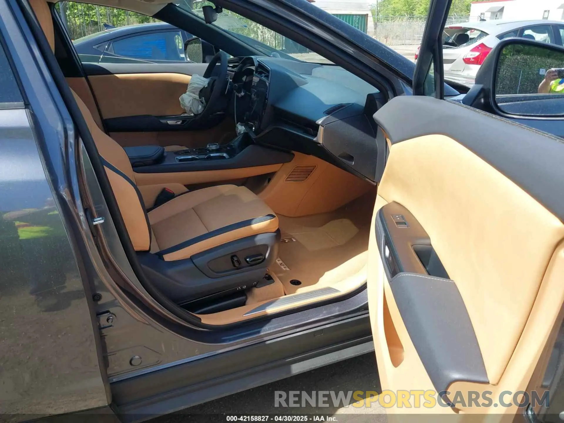 5 Фотография поврежденного автомобиля JTJAAAAB0SA028625 LEXUS RZ 450E 2025