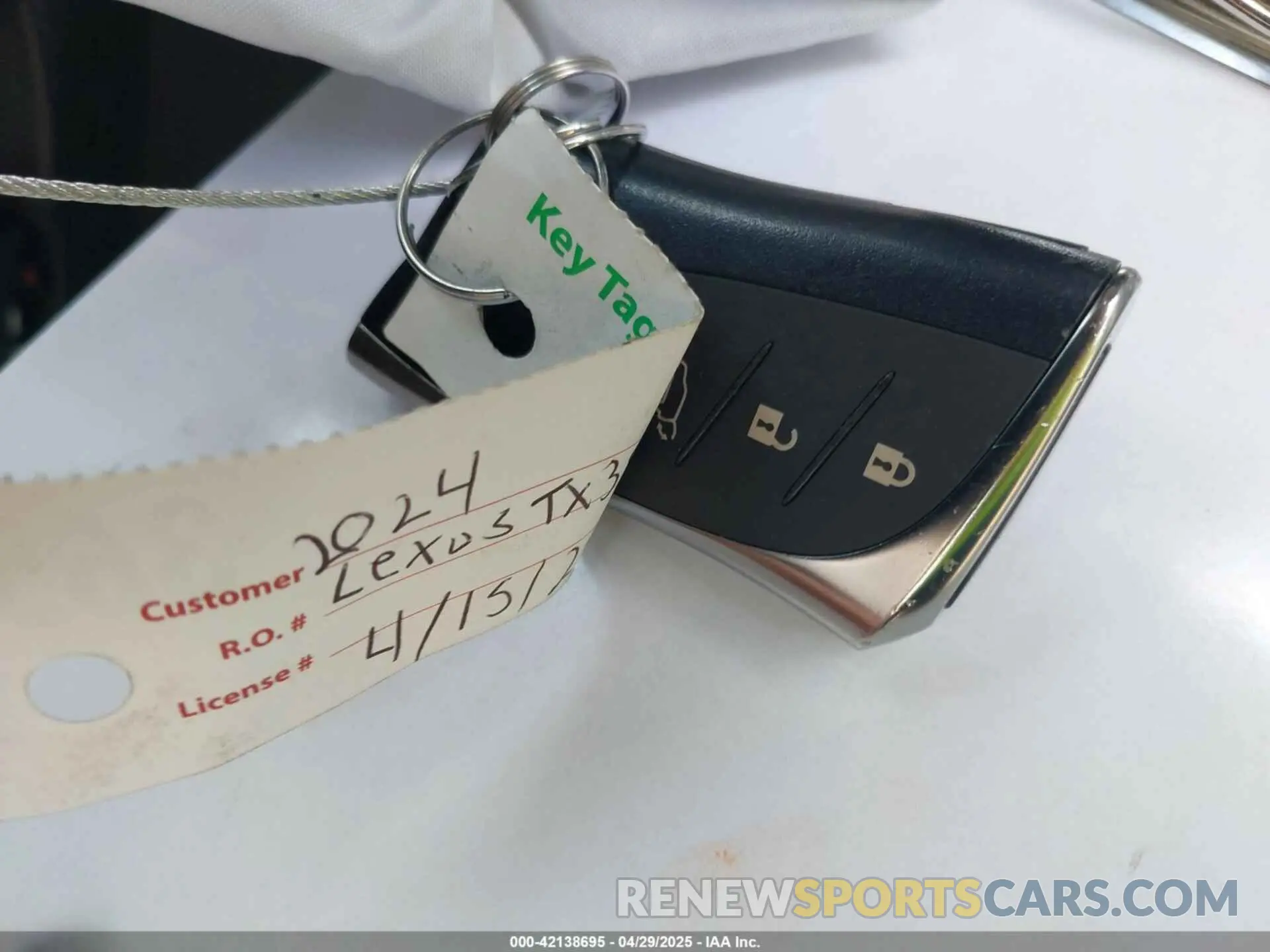 11 Фотография поврежденного автомобиля 5TDAAAB62RS000973 LEXUS TX 350 2024