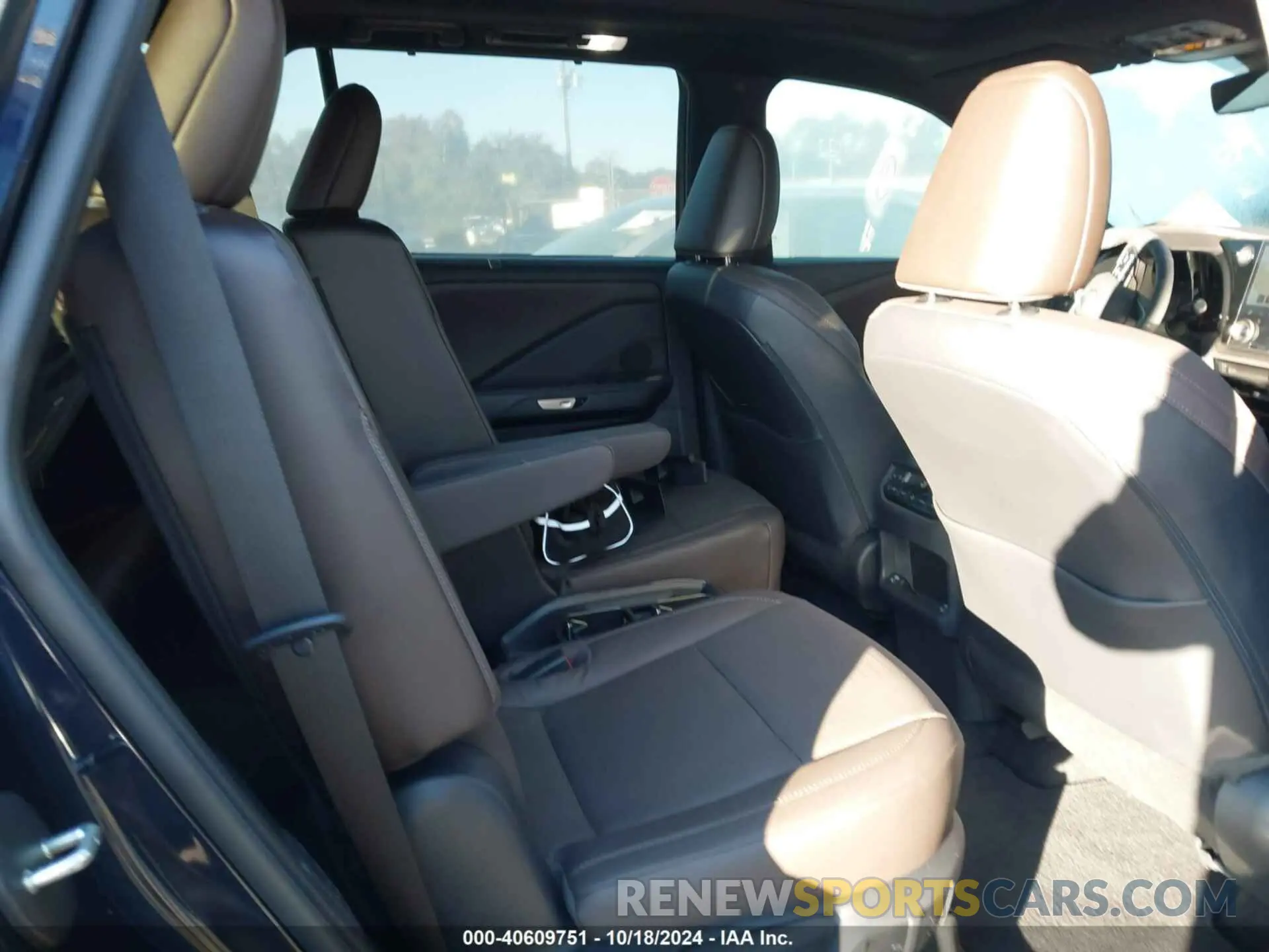 8 Фотография поврежденного автомобиля 5TDAAAB69RS012988 LEXUS TX 350 2024