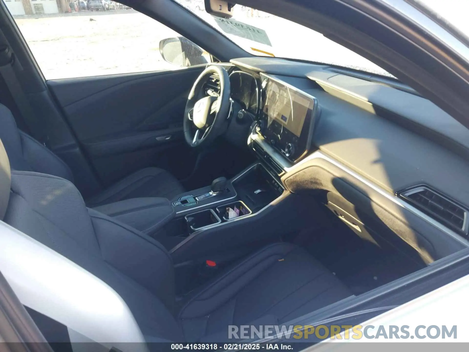 5 Фотография поврежденного автомобиля 5TDABAB64RS004519 LEXUS TX 500H 2024