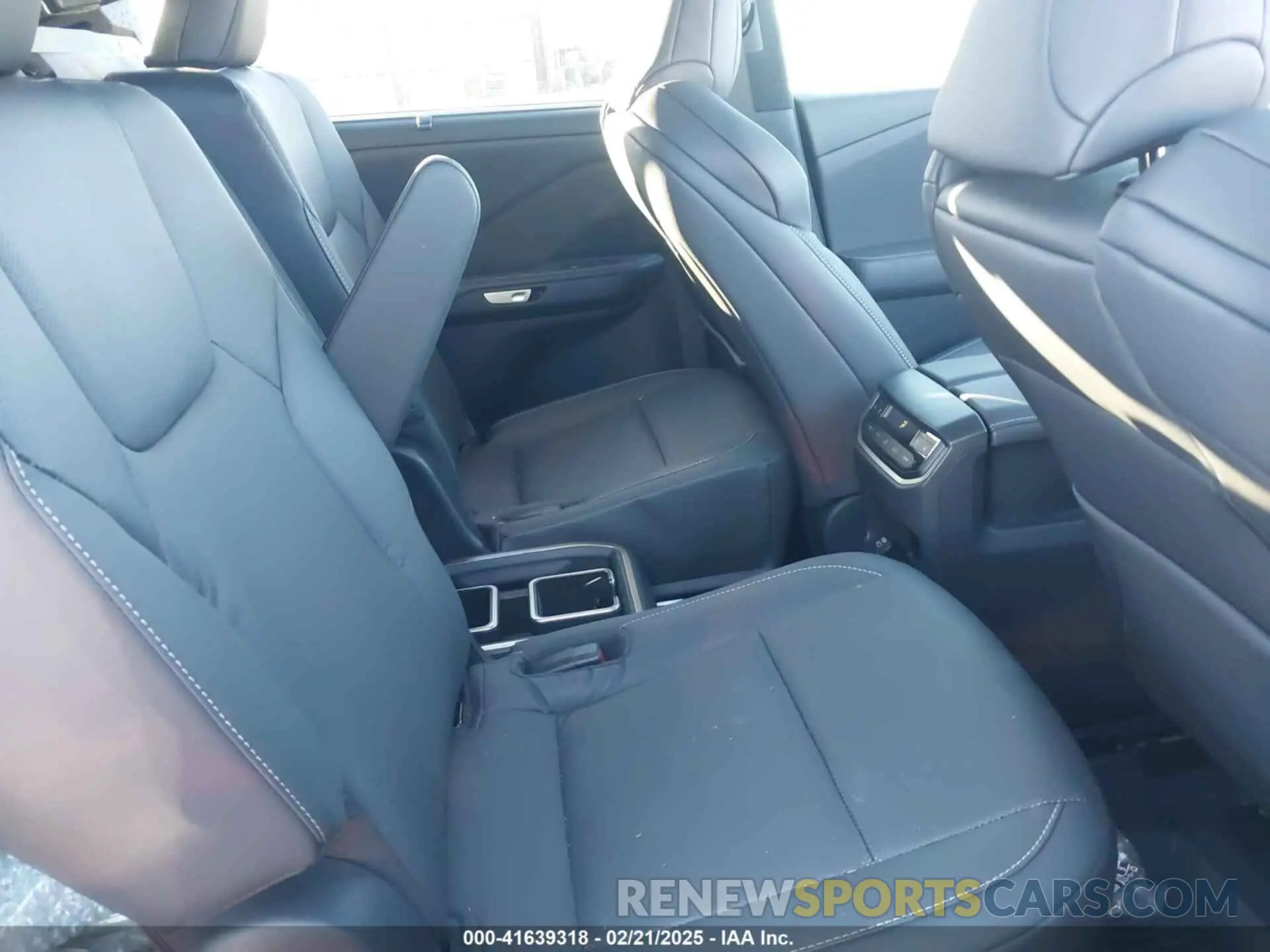 8 Фотография поврежденного автомобиля 5TDABAB64RS004519 LEXUS TX 500H 2024