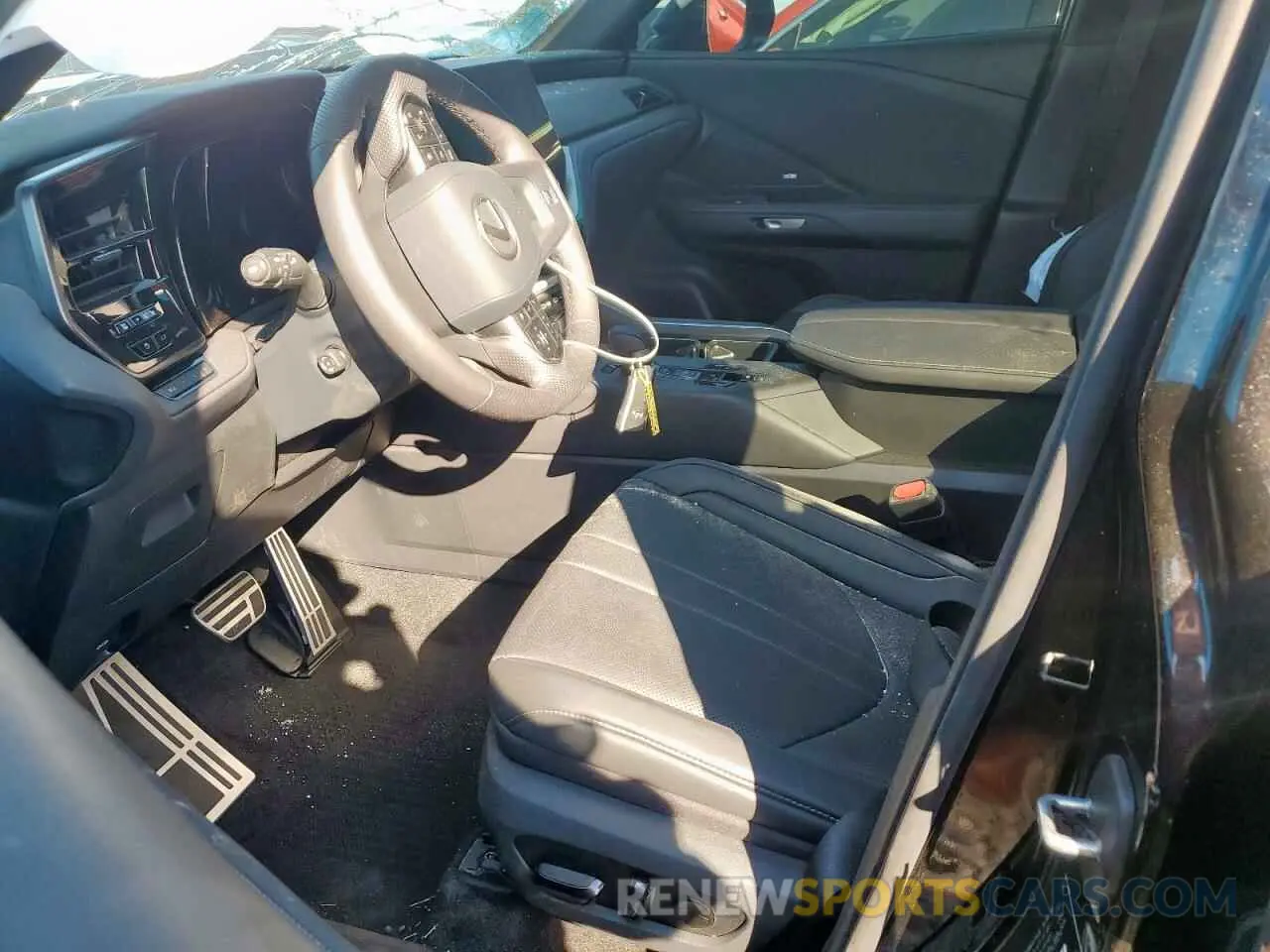 7 Фотография поврежденного автомобиля 5TDABAB62RS006365 LEXUS TX 500H F 2024