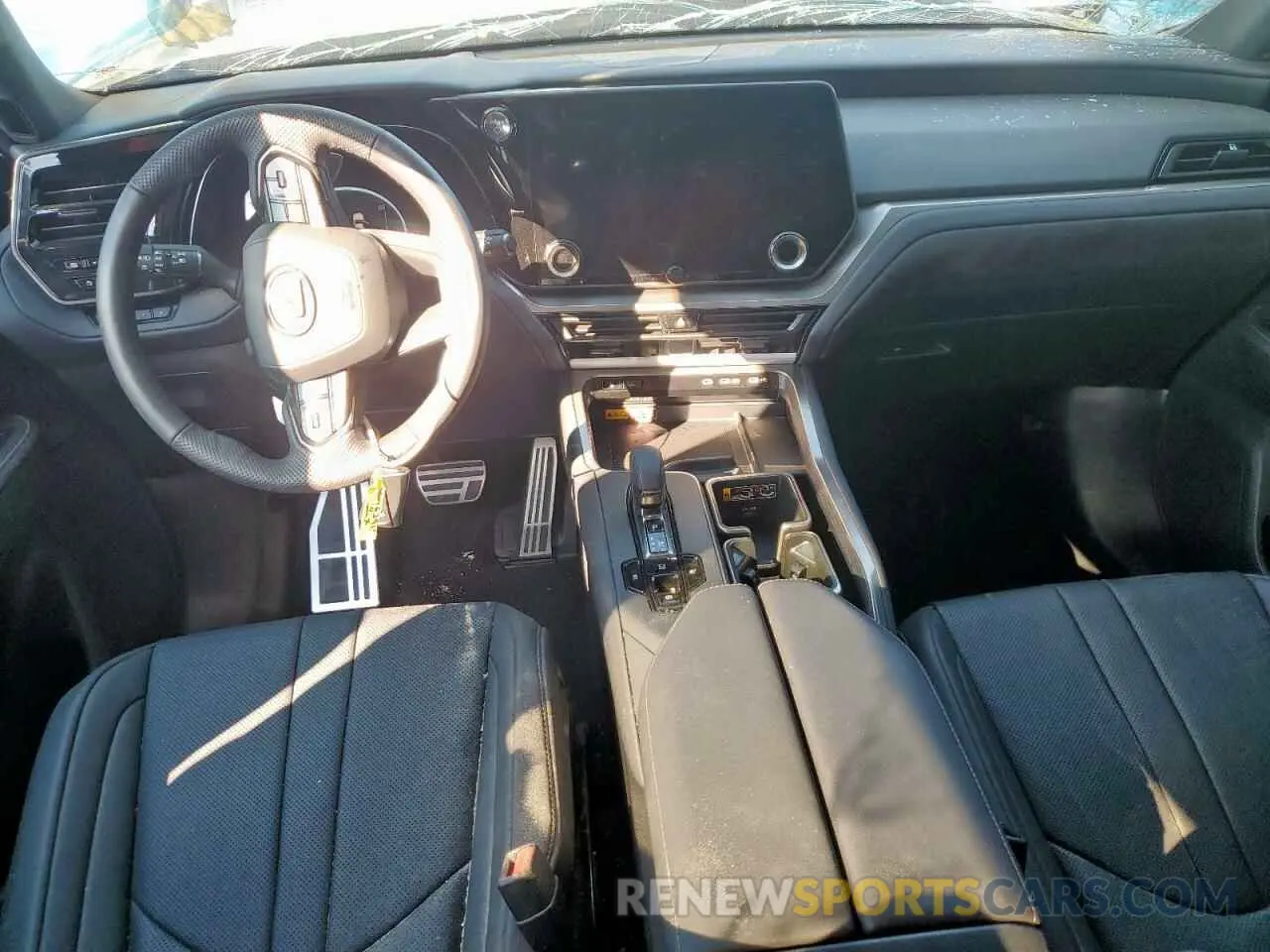 8 Фотография поврежденного автомобиля 5TDABAB62RS006365 LEXUS TX 500H F 2024