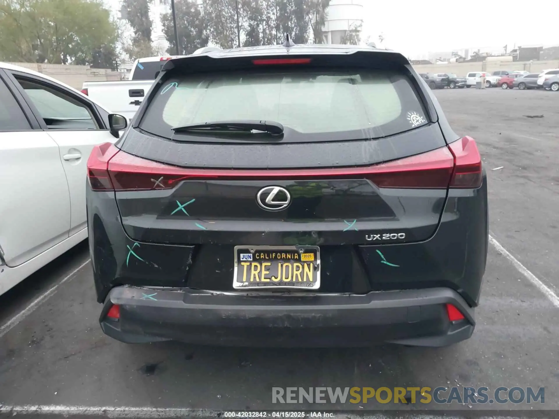 16 Фотография поврежденного автомобиля JTHY3JBH0K2013968 LEXUS UX 200 2019