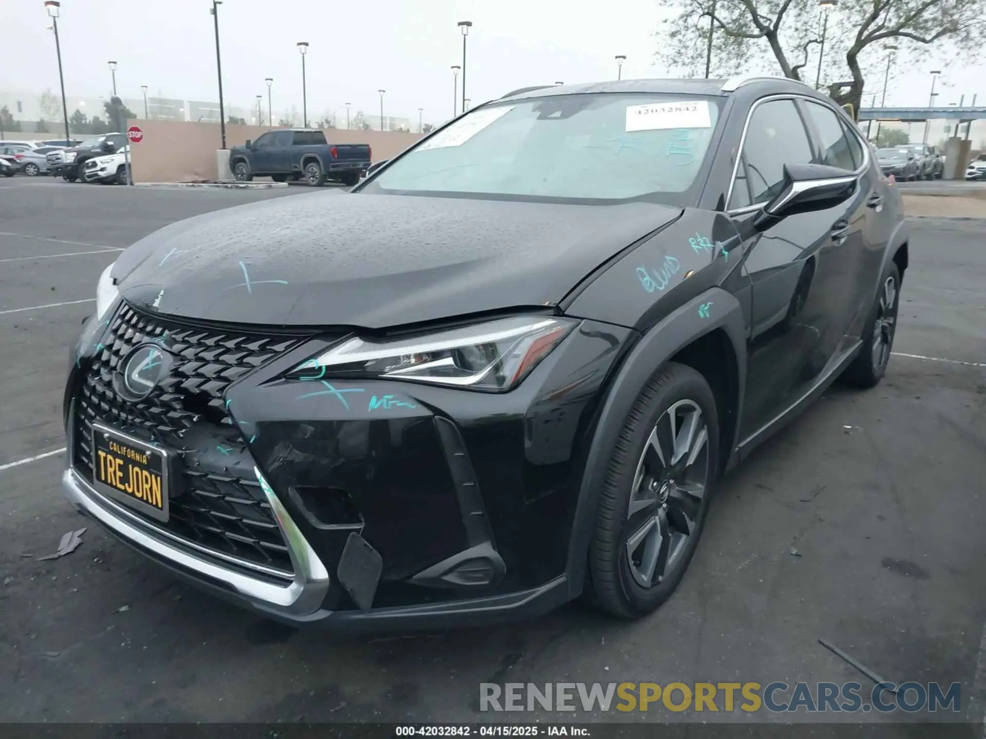 2 Фотография поврежденного автомобиля JTHY3JBH0K2013968 LEXUS UX 200 2019