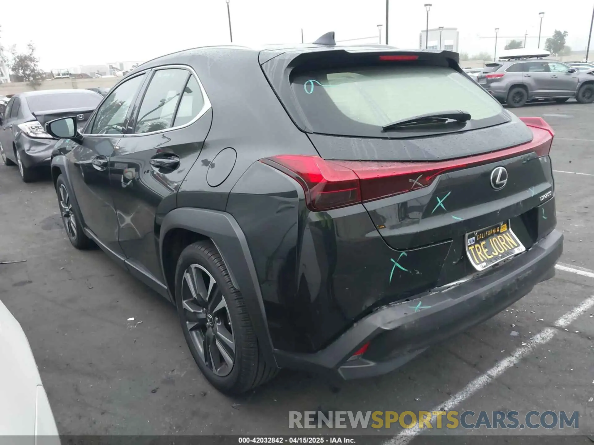 3 Фотография поврежденного автомобиля JTHY3JBH0K2013968 LEXUS UX 200 2019