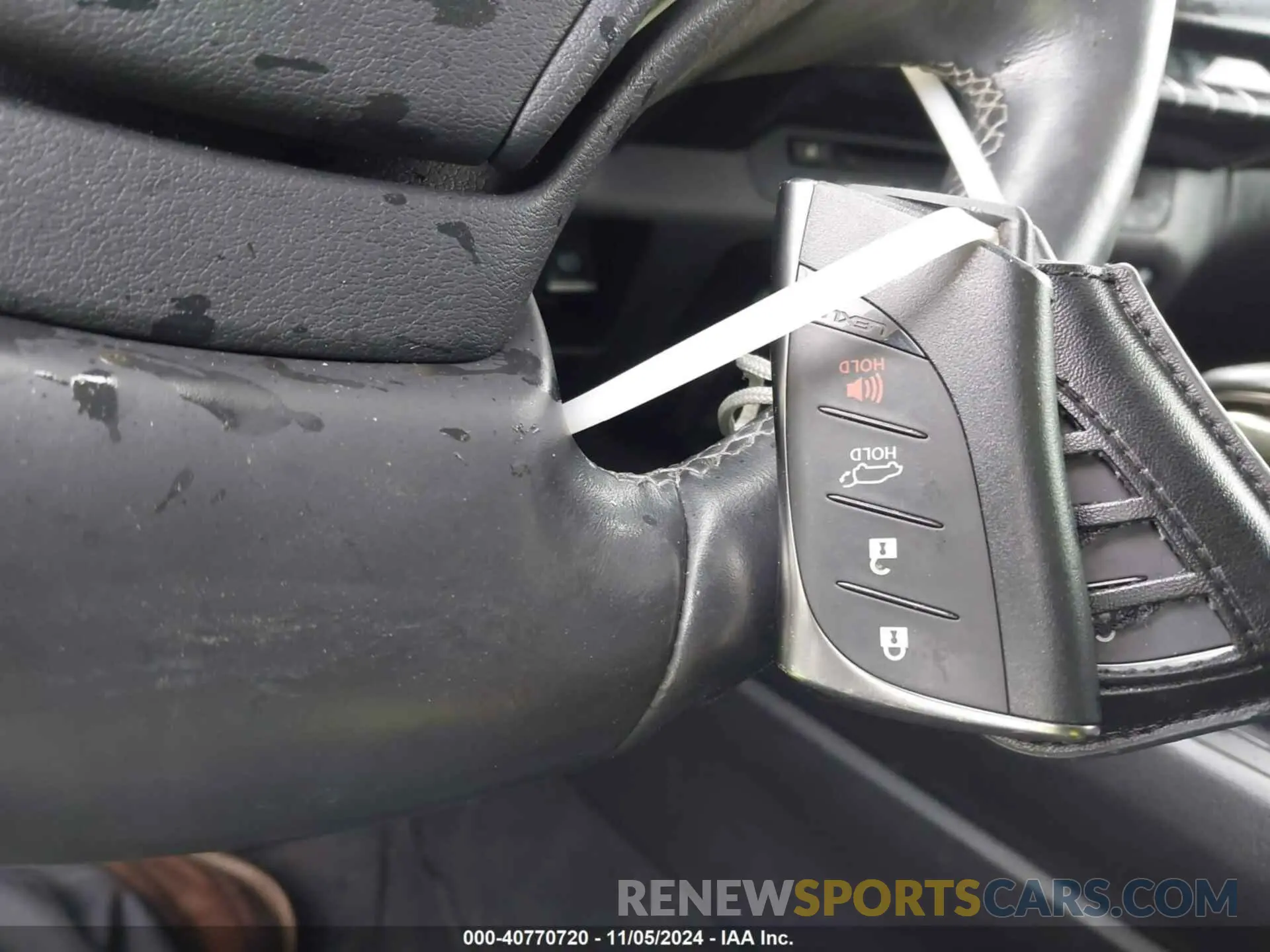 11 Photograph of a damaged car JTHY3JBH1K2013994 LEXUS UX 200 2019