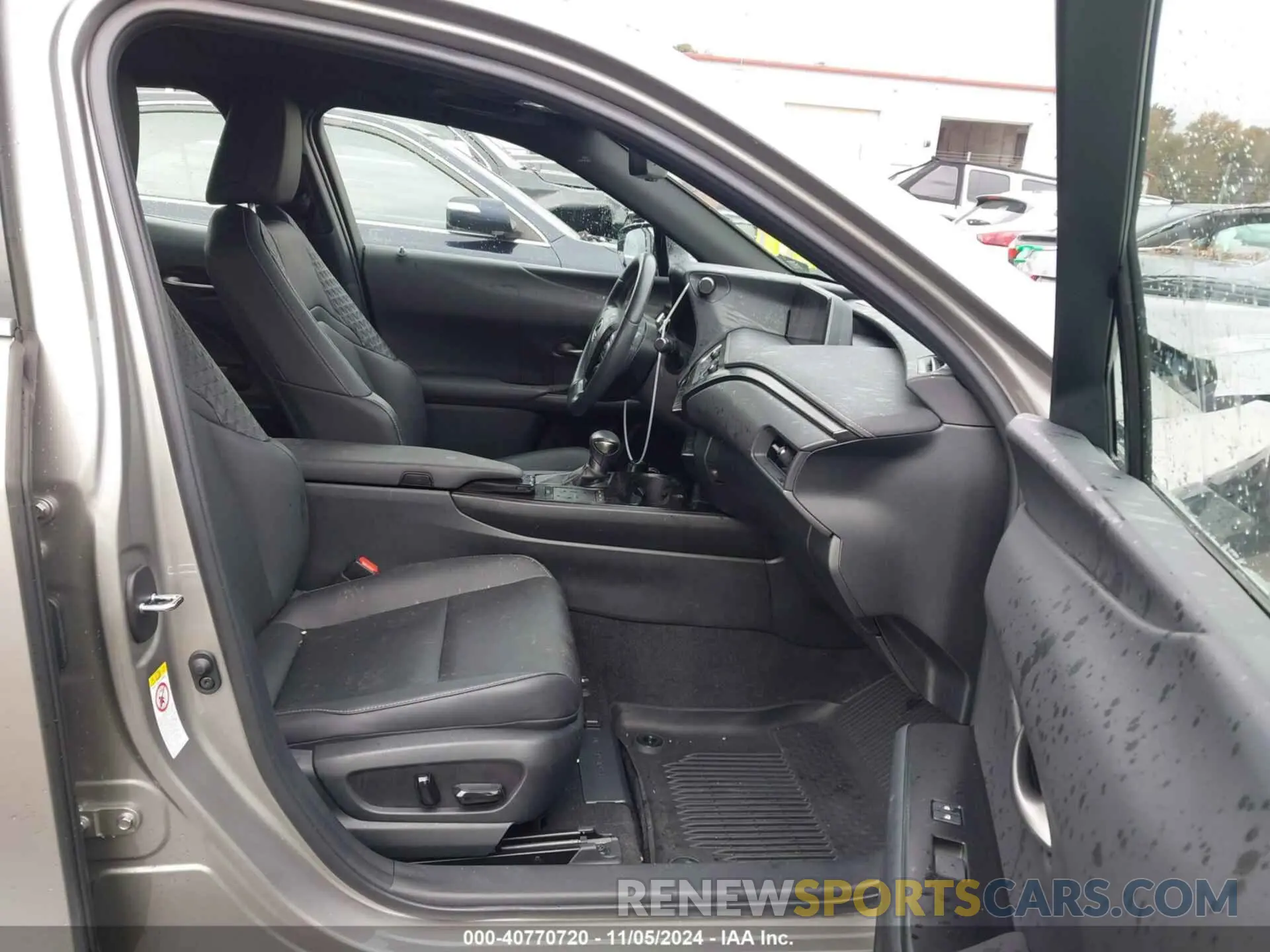5 Photograph of a damaged car JTHY3JBH1K2013994 LEXUS UX 200 2019
