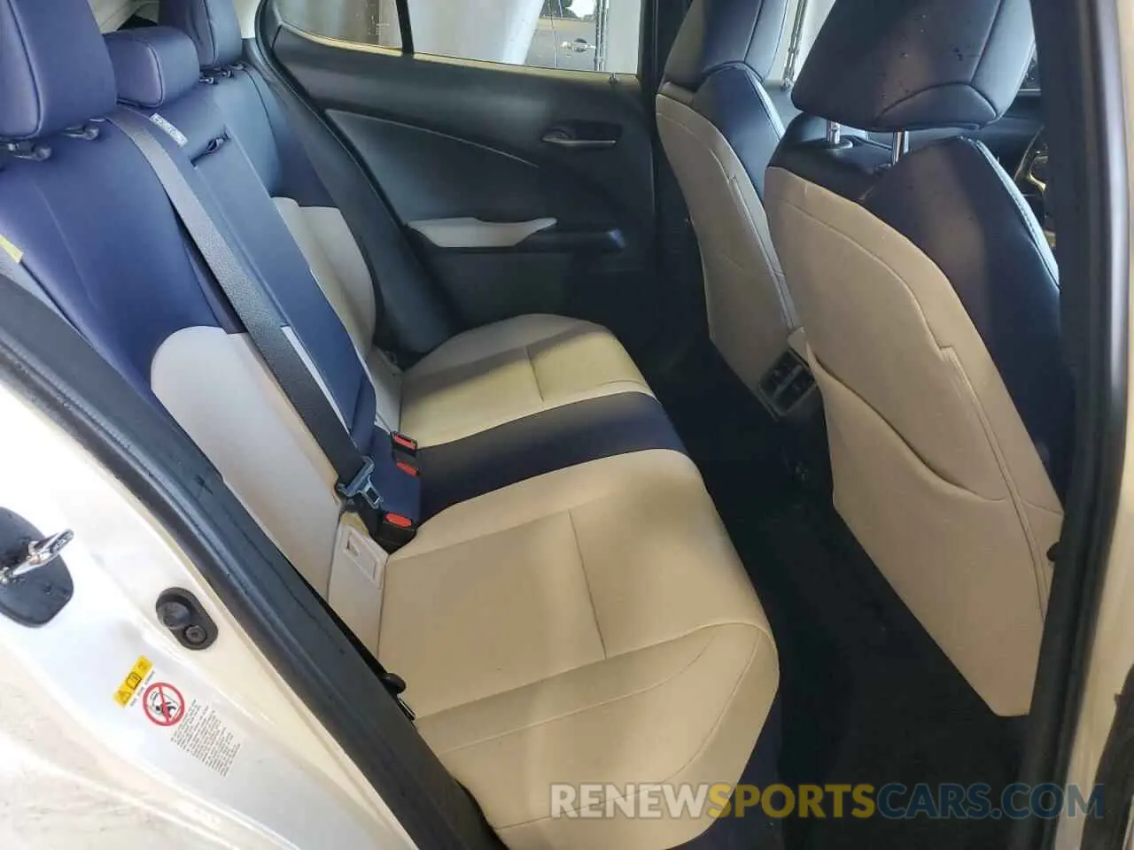 11 Фотография поврежденного автомобиля JTHY3JBH1K2014188 LEXUS UX 200 2019