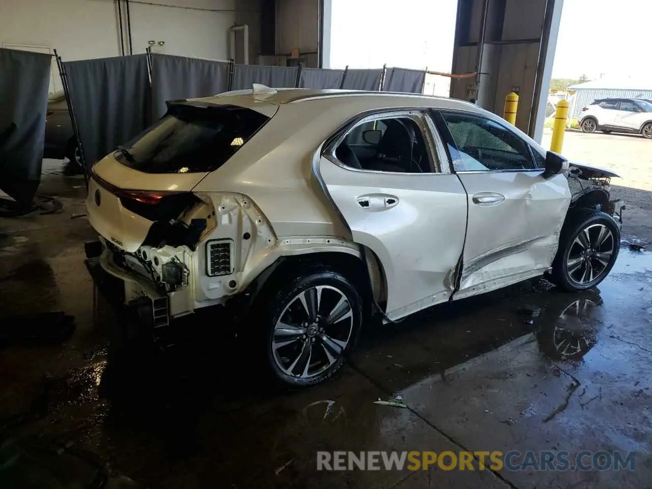 3 Фотография поврежденного автомобиля JTHY3JBH1K2014188 LEXUS UX 200 2019