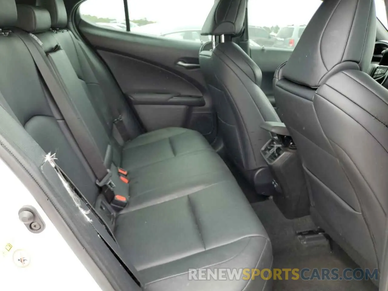 11 Photograph of a damaged car JTHY3JBH2K2003779 LEXUS UX 200 2019