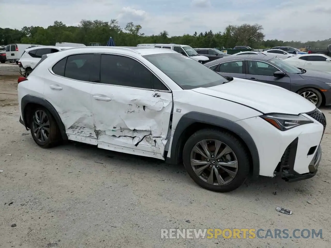 4 Photograph of a damaged car JTHY3JBH2K2003779 LEXUS UX 200 2019