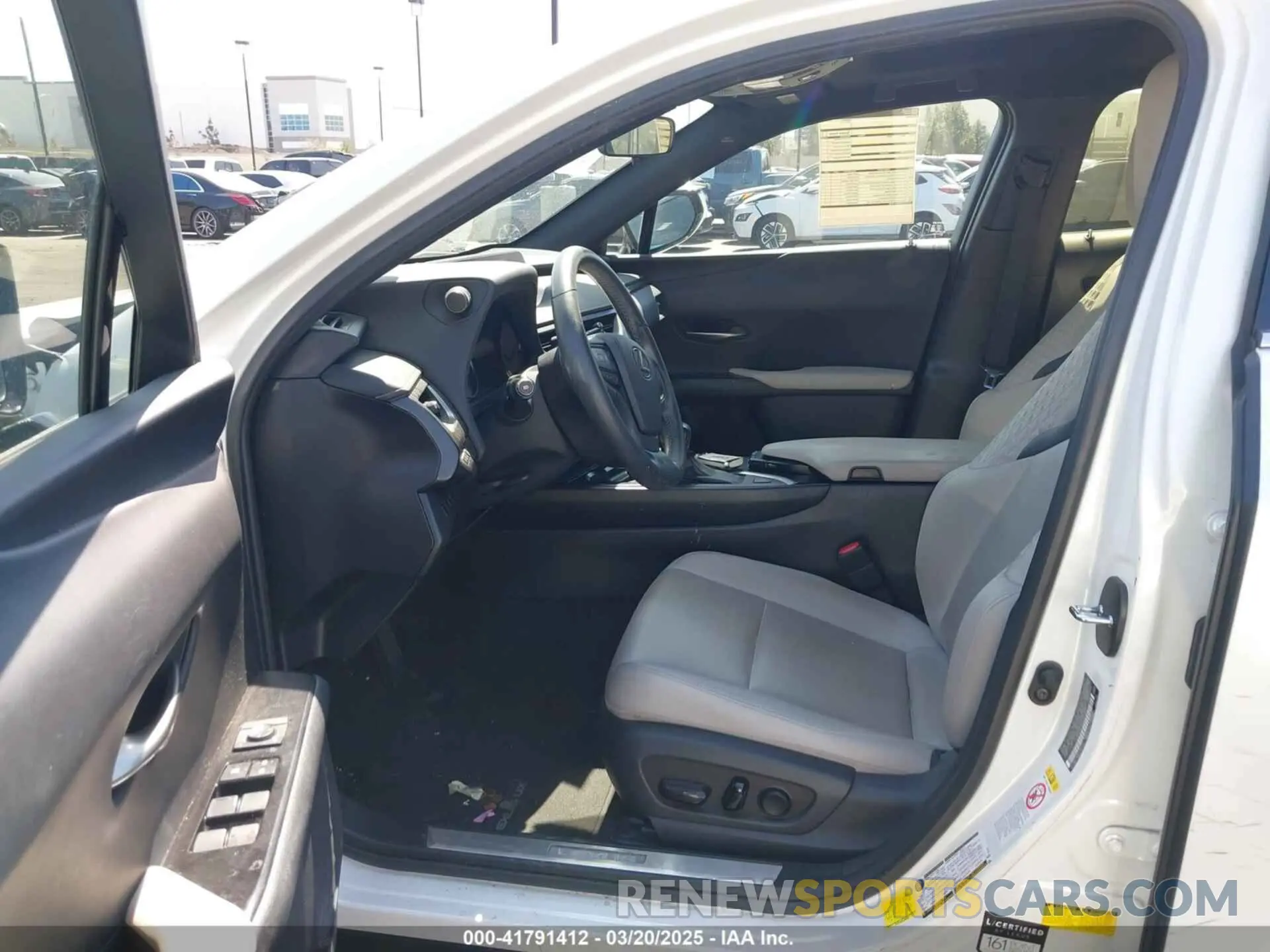 5 Фотография поврежденного автомобиля JTHY3JBH3K2002849 LEXUS UX 200 2019