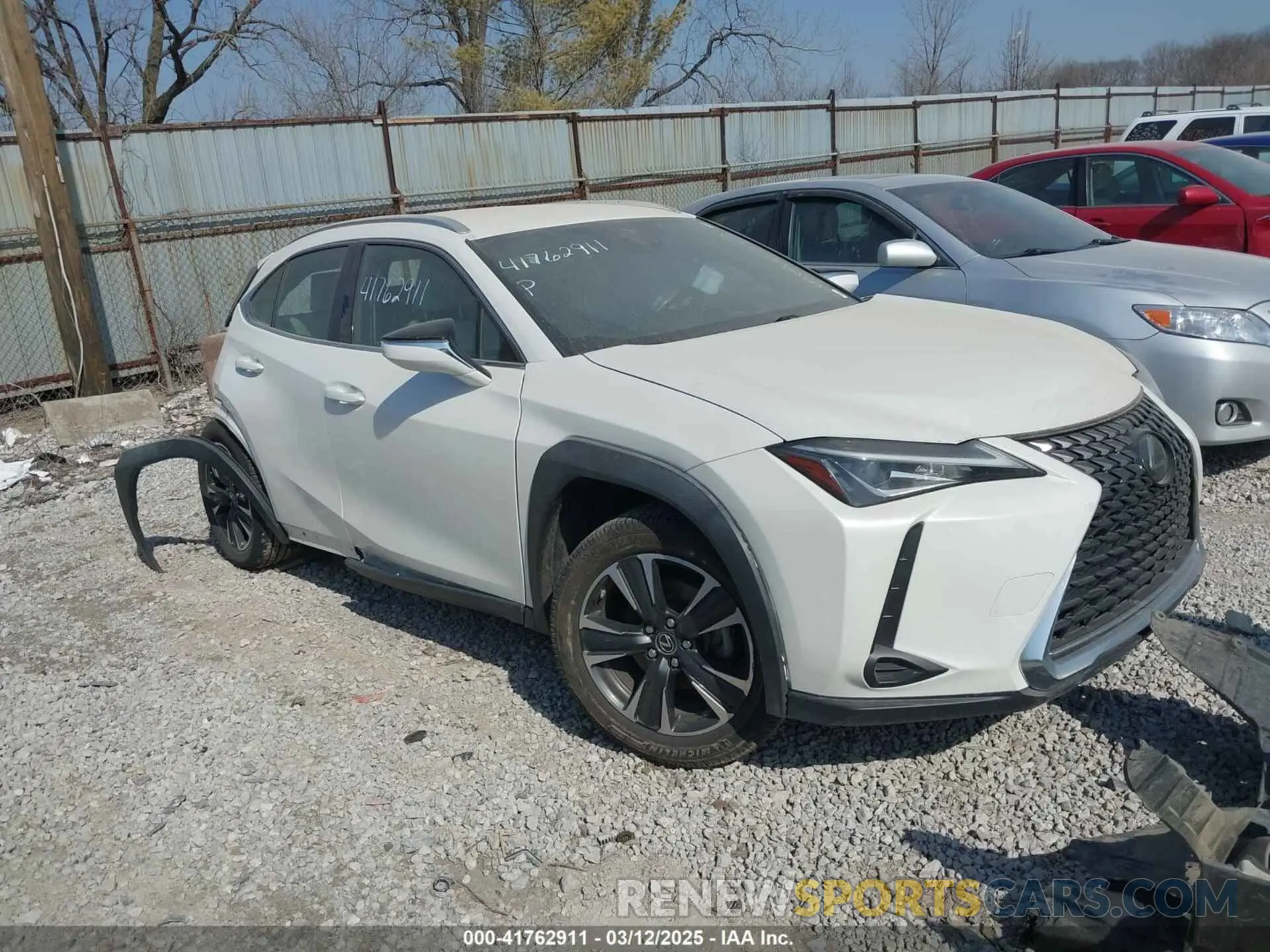 1 Photograph of a damaged car JTHY3JBH4K2014881 LEXUS UX 200 2019