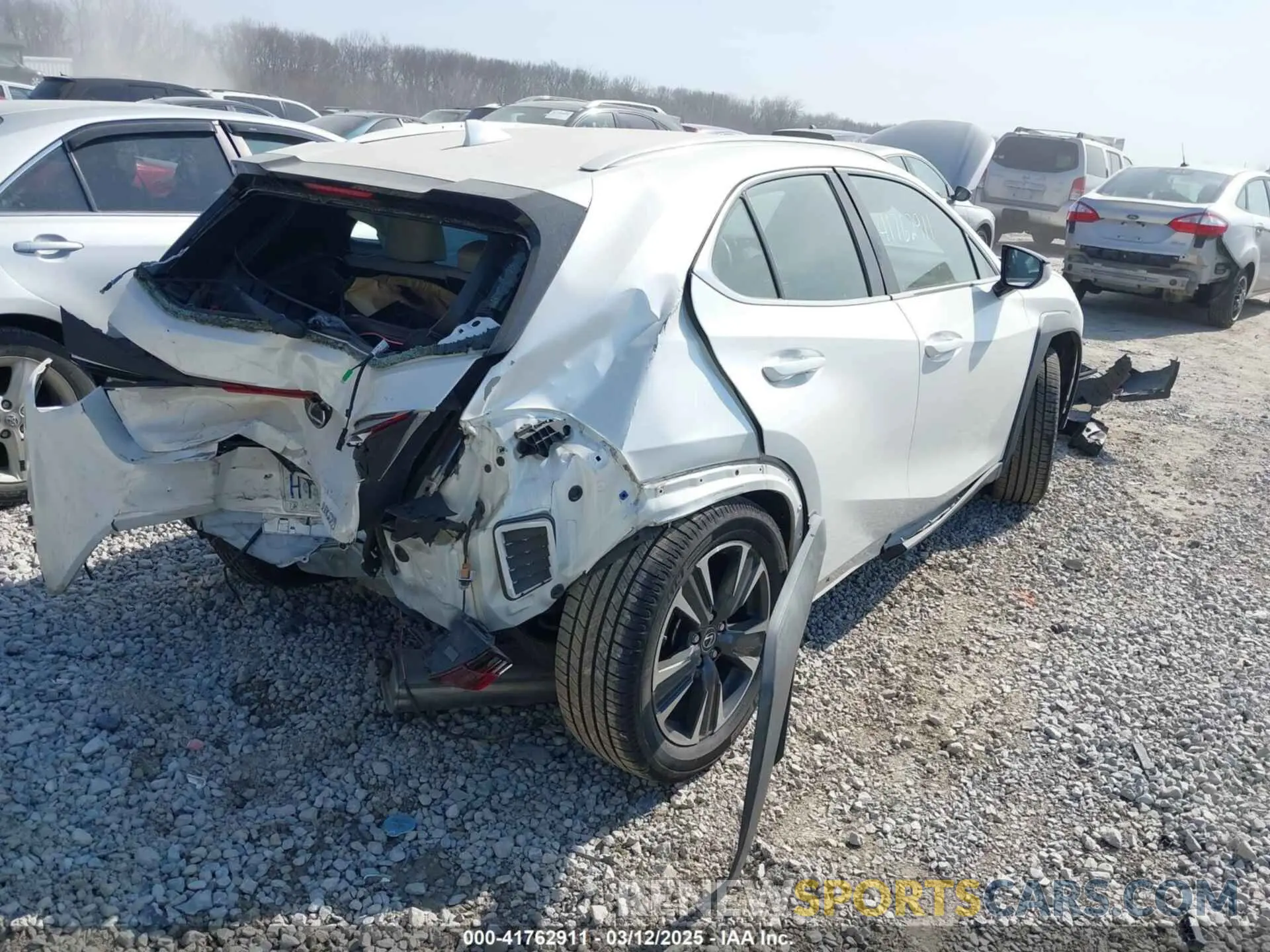 4 Photograph of a damaged car JTHY3JBH4K2014881 LEXUS UX 200 2019