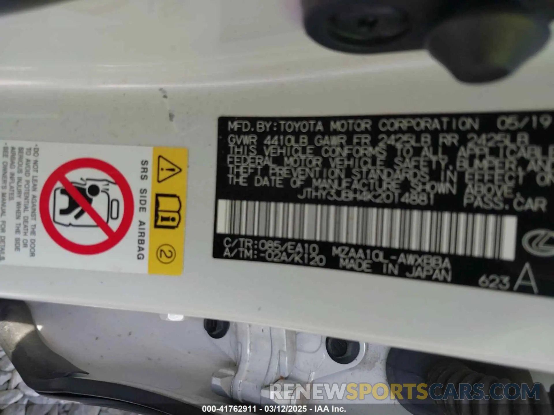 9 Photograph of a damaged car JTHY3JBH4K2014881 LEXUS UX 200 2019
