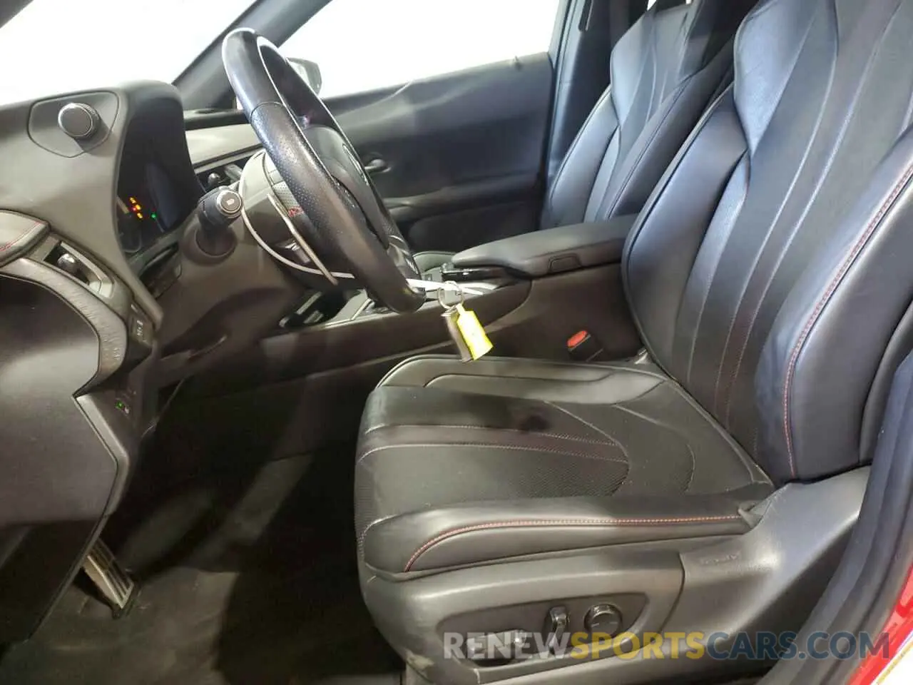 7 Фотография поврежденного автомобиля JTHY3JBH4K2016646 LEXUS UX 200 2019