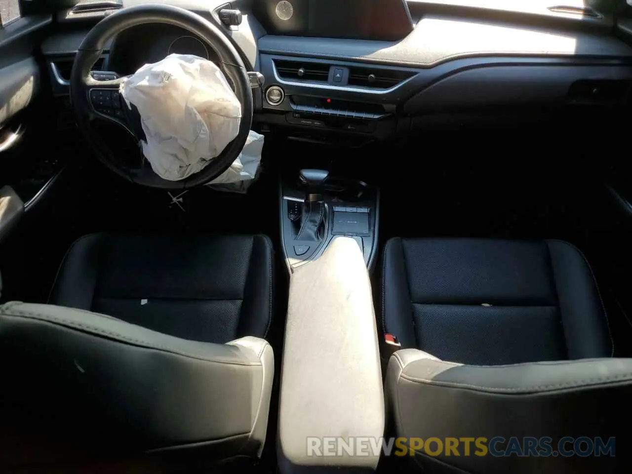 8 Фотография поврежденного автомобиля JTHY3JBH4K2017117 LEXUS UX 200 2019