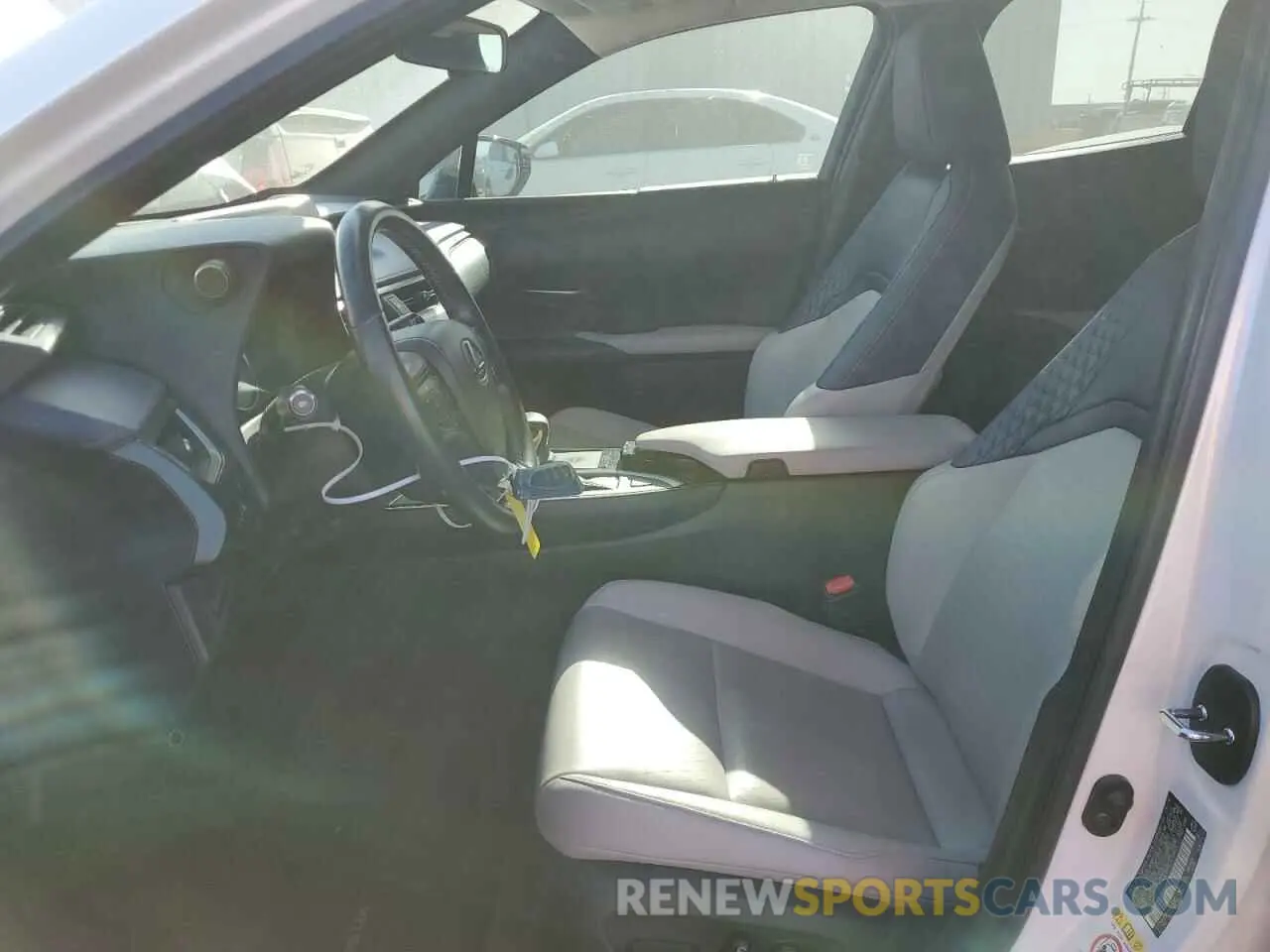 7 Photograph of a damaged car JTHY3JBH5K2014971 LEXUS UX 200 2019