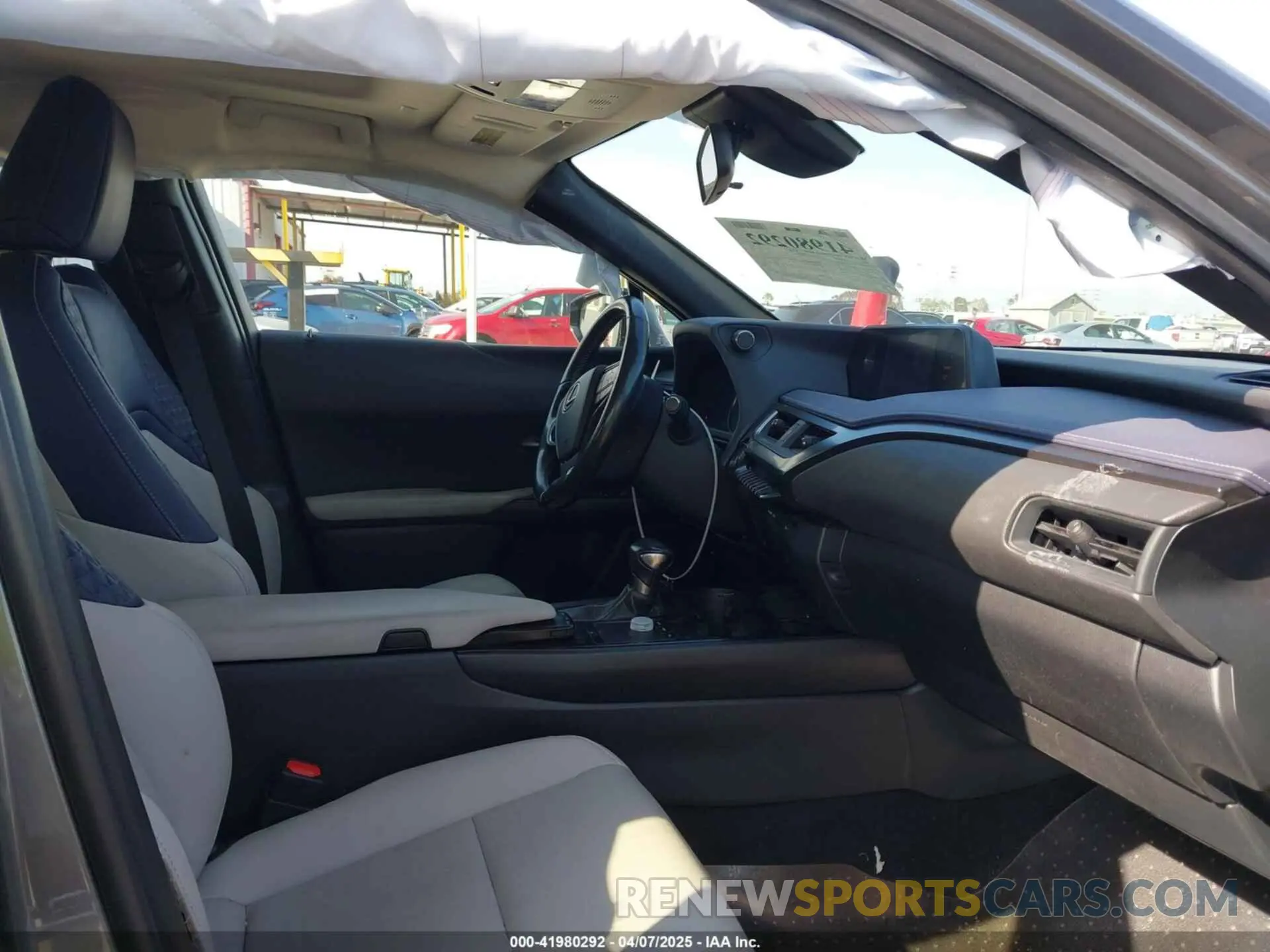 5 Photograph of a damaged car JTHY3JBH6K2002909 LEXUS UX 200 2019