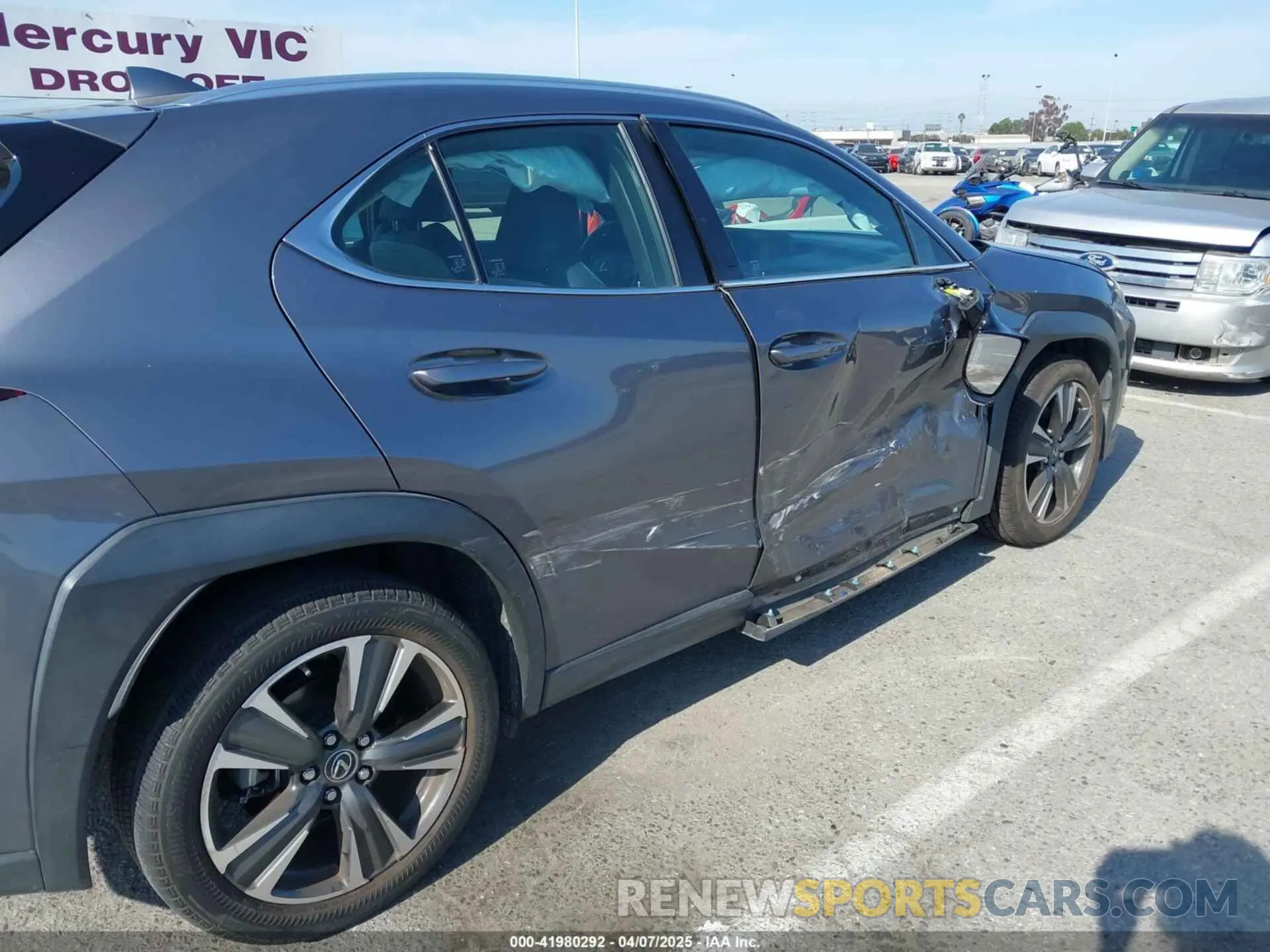 6 Photograph of a damaged car JTHY3JBH6K2002909 LEXUS UX 200 2019