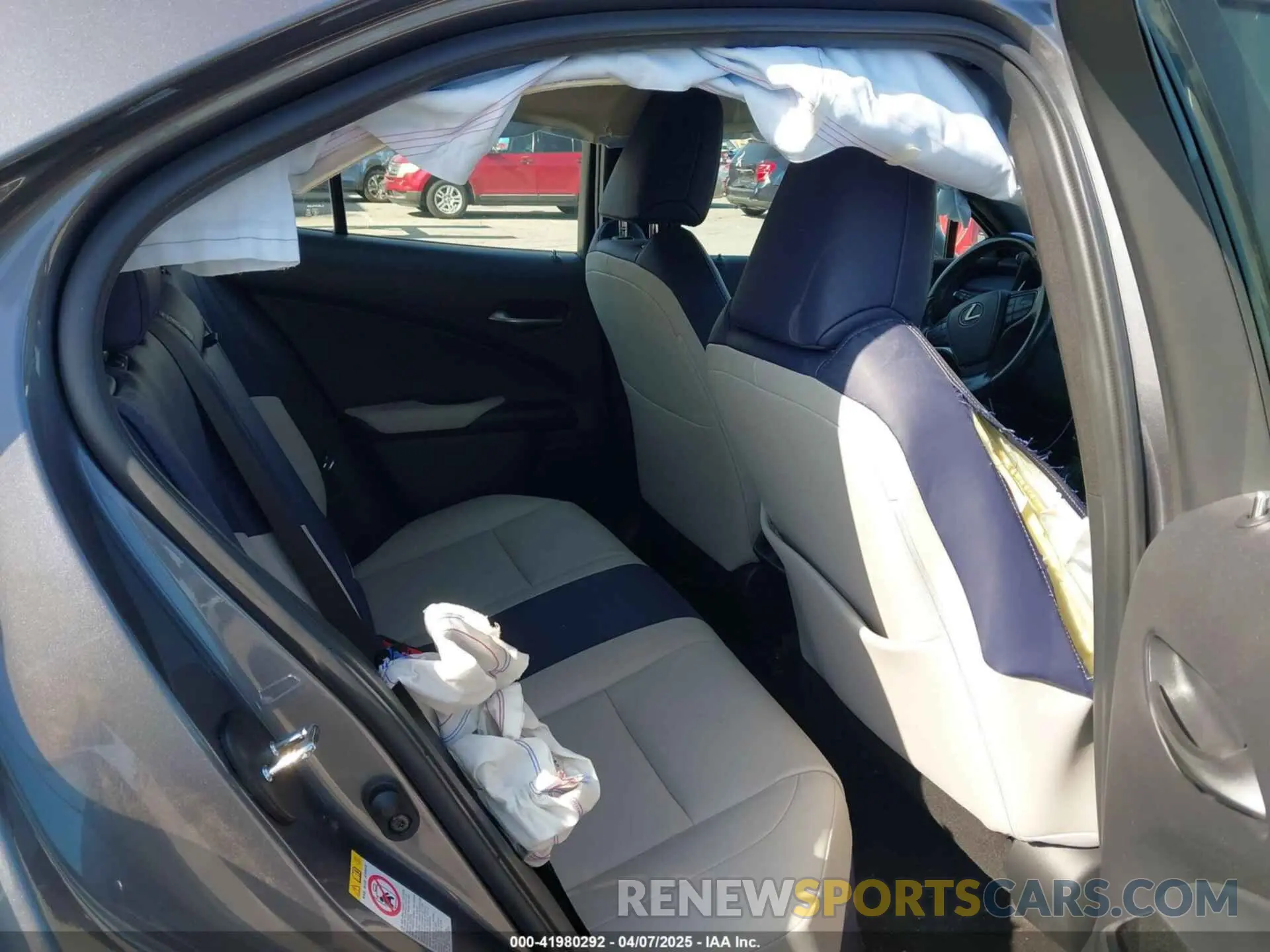 8 Photograph of a damaged car JTHY3JBH6K2002909 LEXUS UX 200 2019