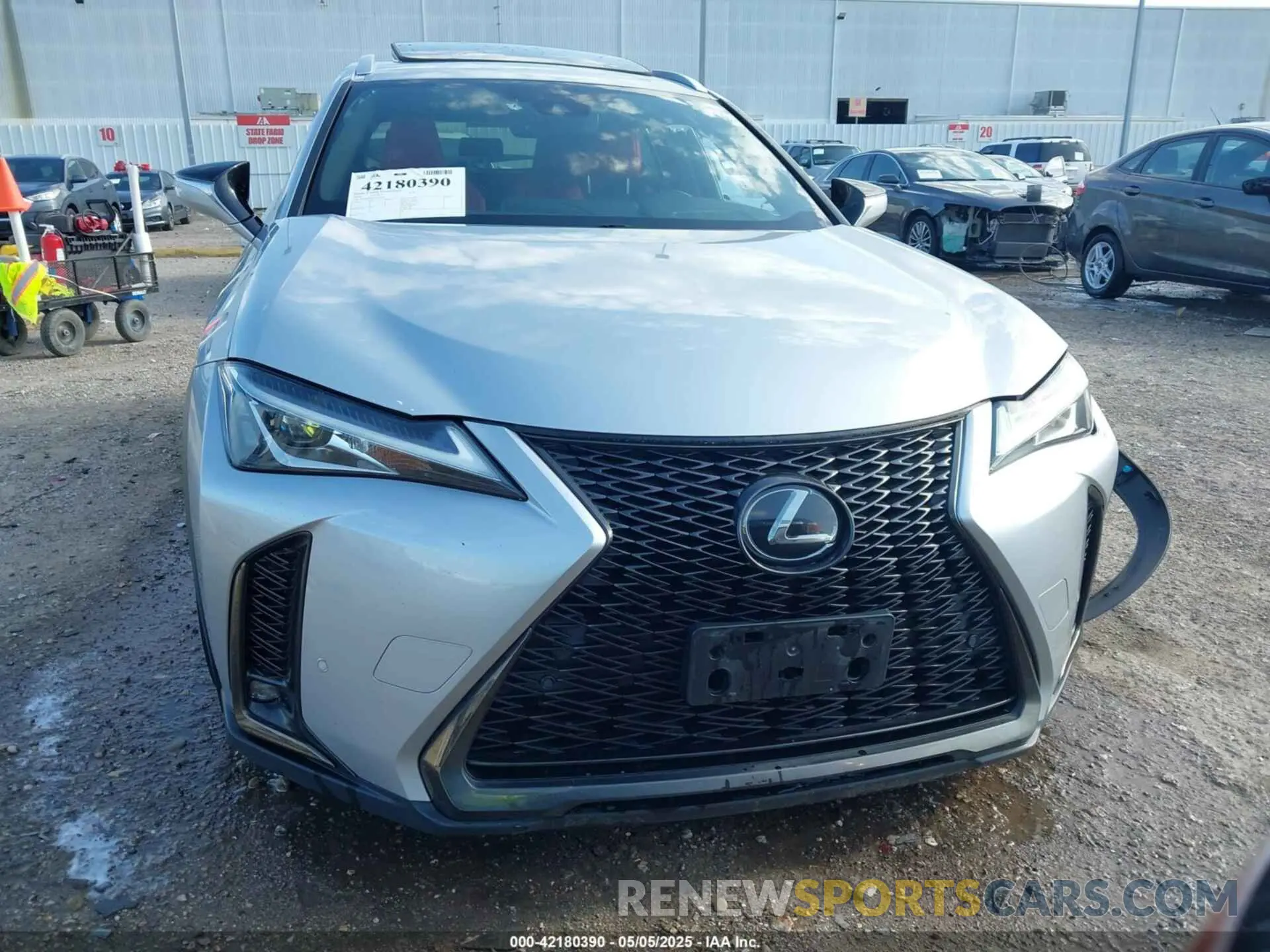 11 Фотография поврежденного автомобиля JTHY3JBH6K2013523 LEXUS UX 200 2019