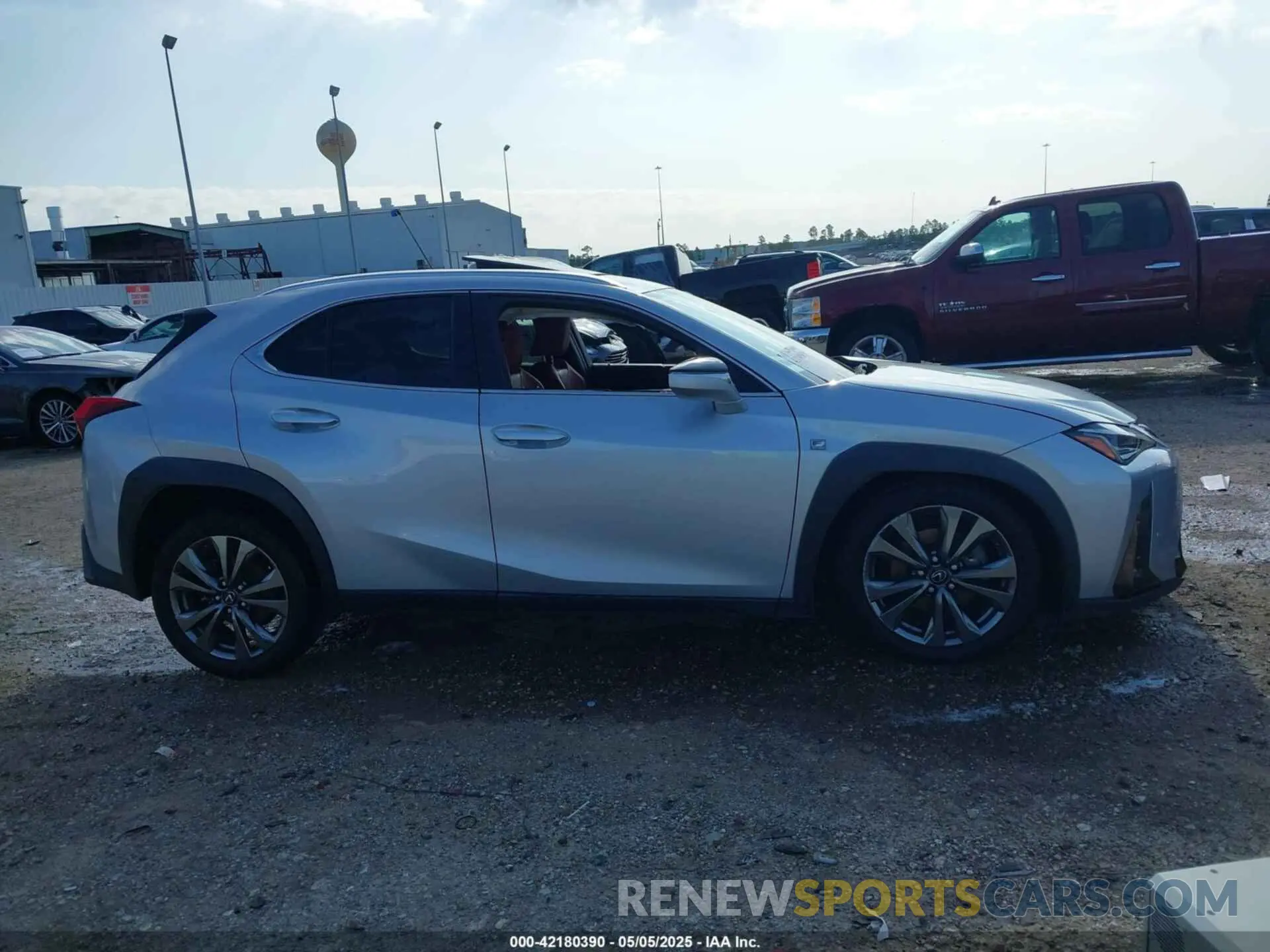 12 Фотография поврежденного автомобиля JTHY3JBH6K2013523 LEXUS UX 200 2019