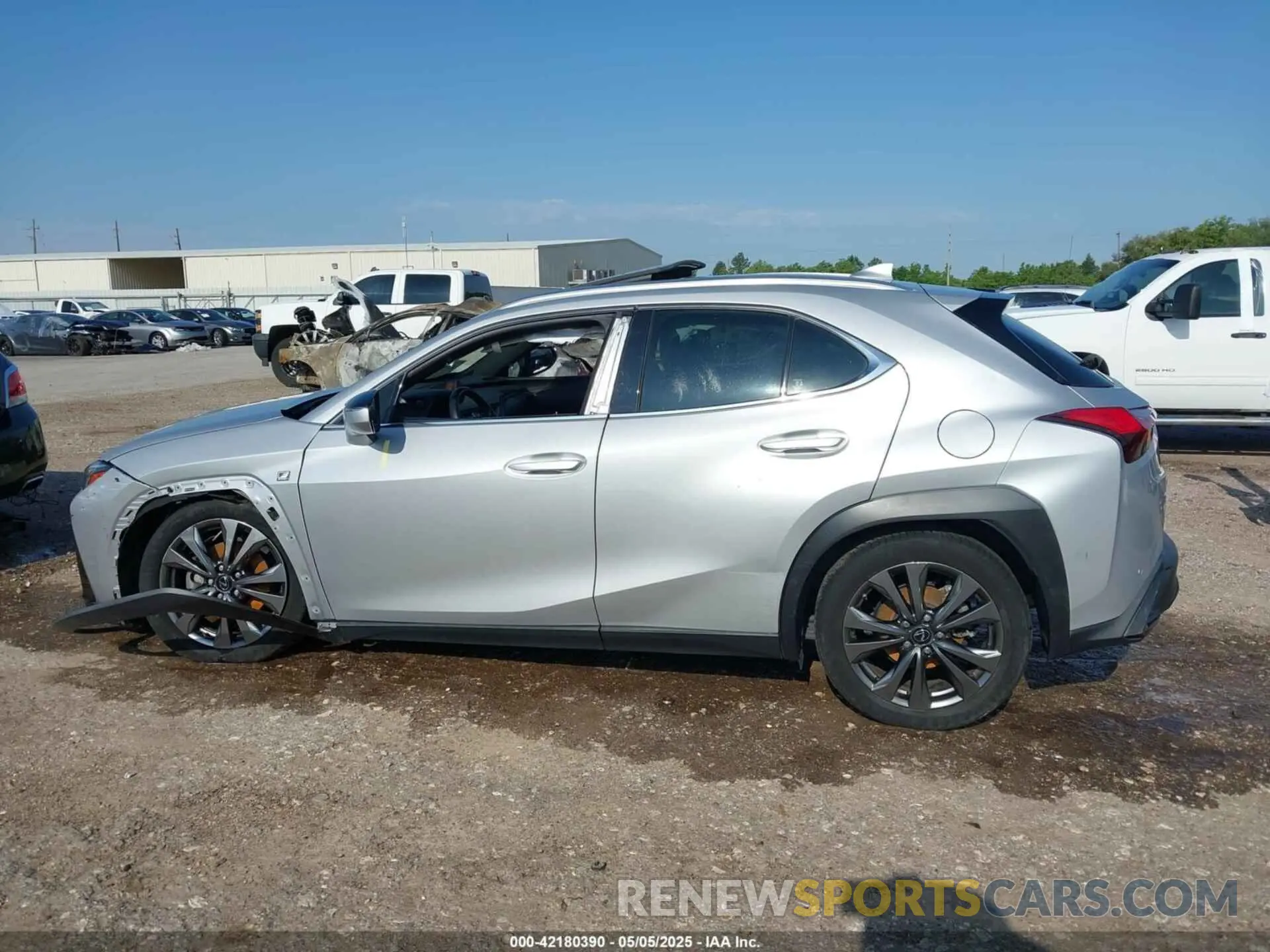 13 Фотография поврежденного автомобиля JTHY3JBH6K2013523 LEXUS UX 200 2019