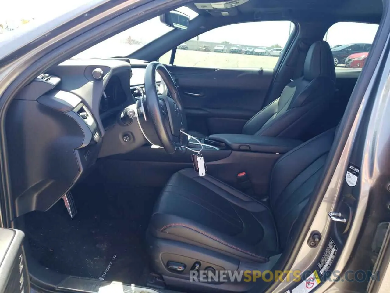 7 Фотография поврежденного автомобиля JTHY3JBH7K2016799 LEXUS UX 200 2019