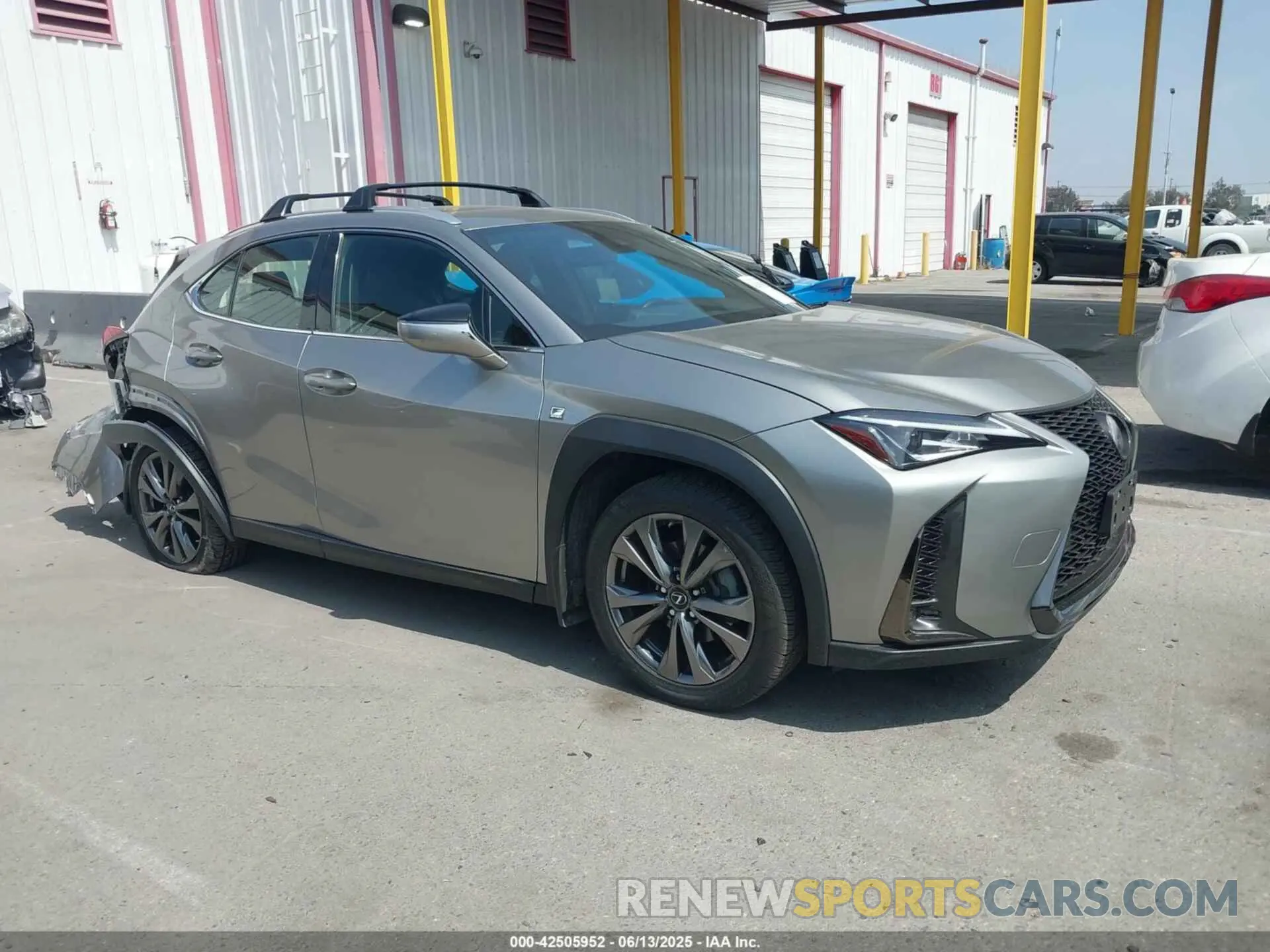 1 Фотография поврежденного автомобиля JTHY3JBH7K2017242 LEXUS UX 200 2019