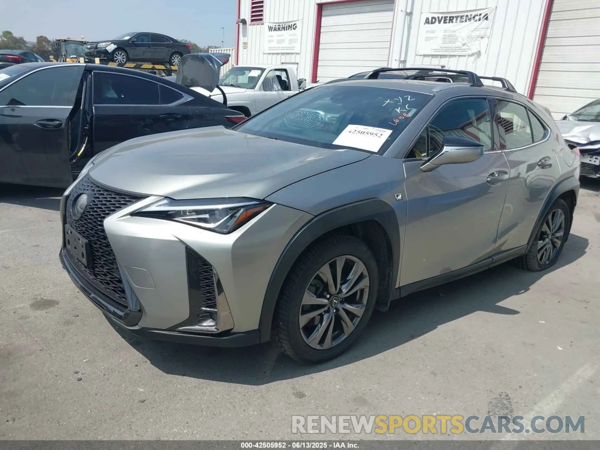 2 Фотография поврежденного автомобиля JTHY3JBH7K2017242 LEXUS UX 200 2019