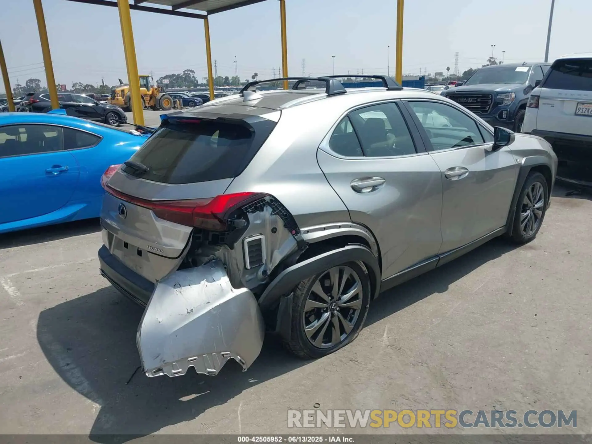 4 Фотография поврежденного автомобиля JTHY3JBH7K2017242 LEXUS UX 200 2019
