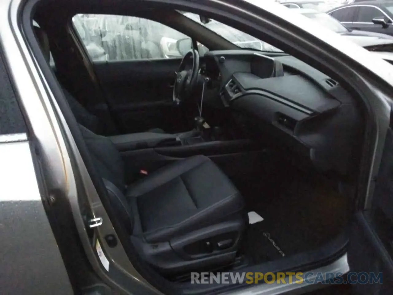 5 Photograph of a damaged car JTHY3JBH8K2011997 LEXUS UX 200 2019