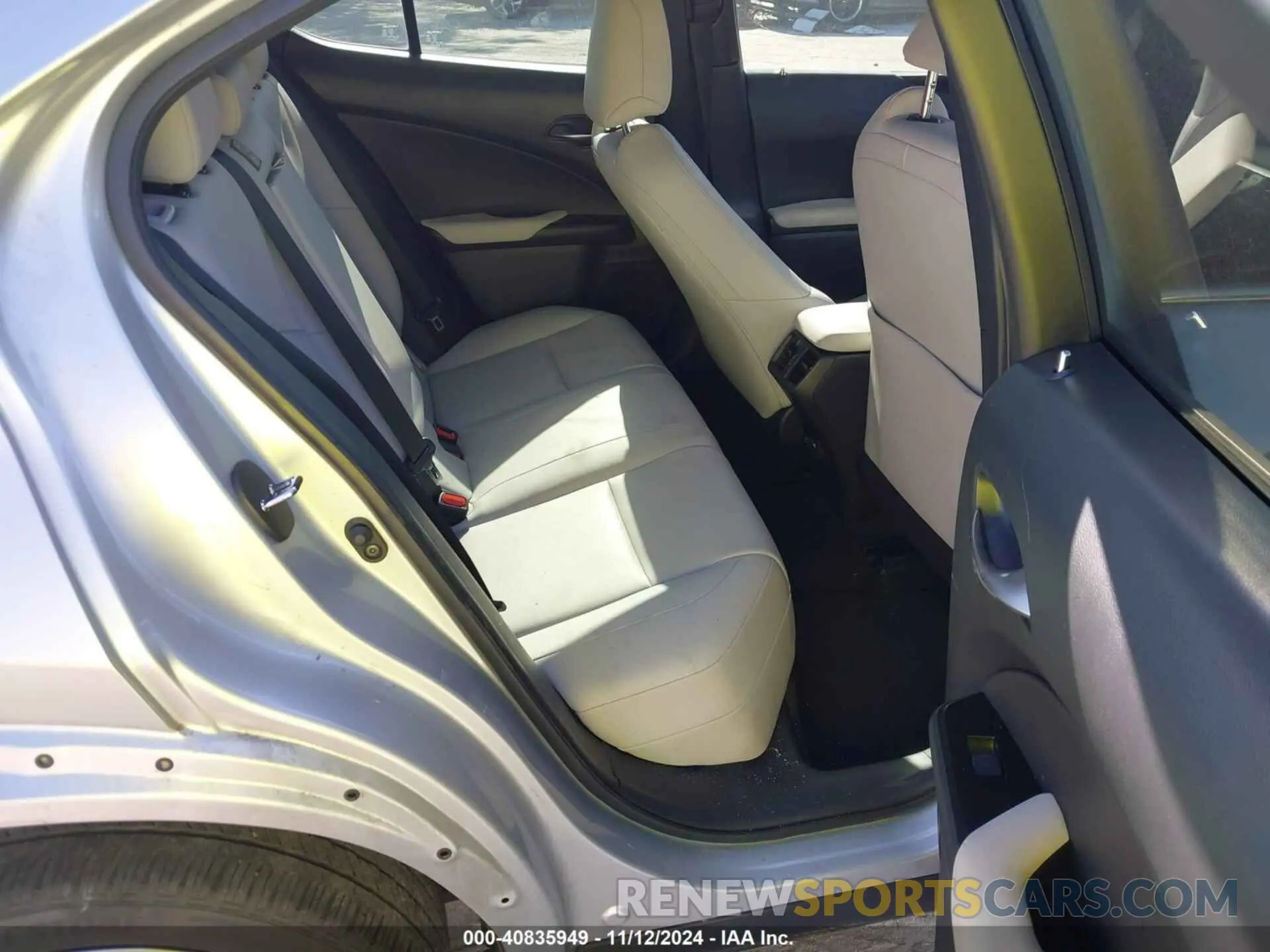 8 Photograph of a damaged car JTHP3JBH2L2023639 LEXUS UX 200 2020