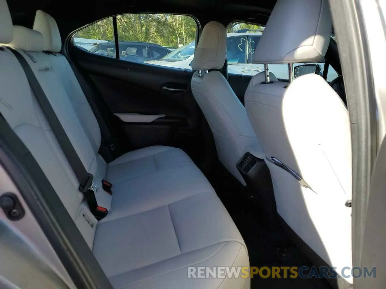 10 Photograph of a damaged car JTHP3JBH7L2024236 LEXUS UX 200 2020